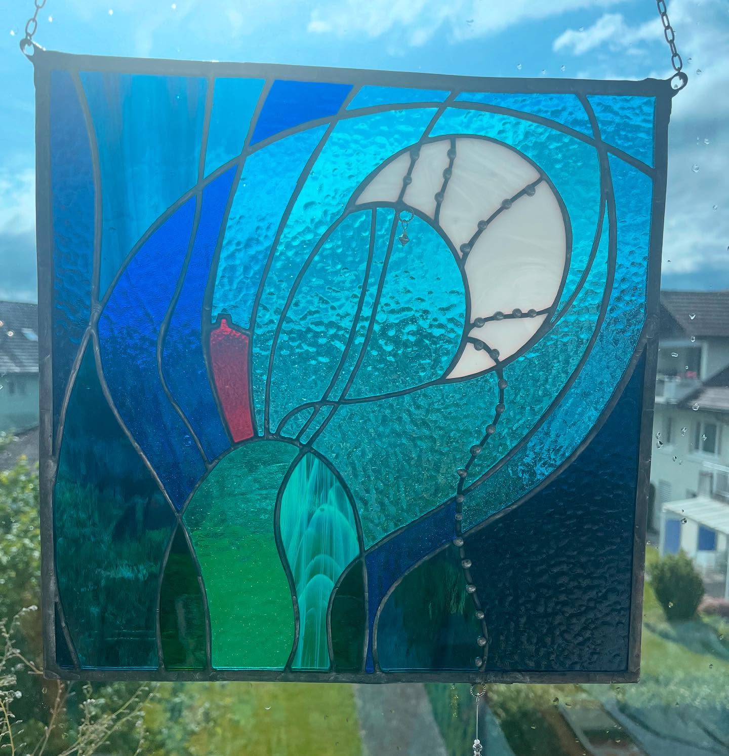 Besides learning how to create beautiful stained glass panels (which is, of course, a breeze when you have no time and occasionally sacrifice a fingertip or two), I also have to figure out how to take decent photos of them. Not easy—especially when you’re surrounded by houses that seem strategically placed to block every decent ray of light.
But I try, so you can see them—and hopefully enjoy them—almost as much as I do. Almost. 😉
#annabies #stainedglassart #switzerland #glassart #newpassion