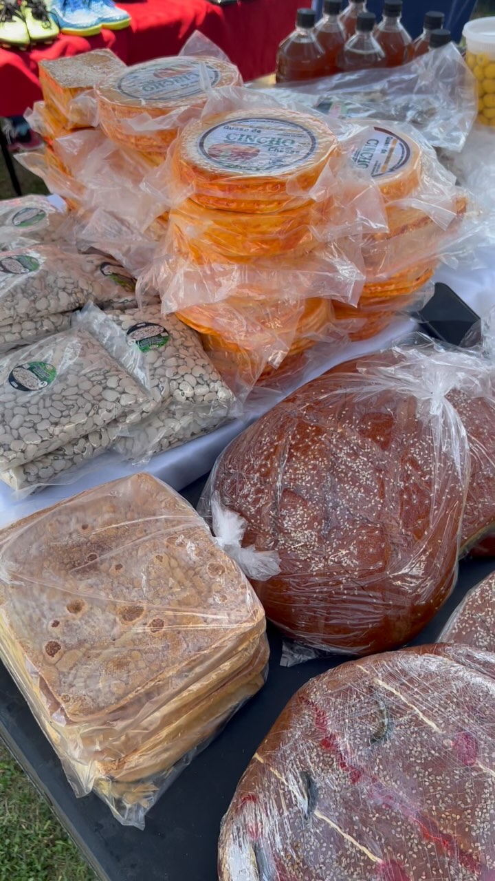 Have we met? We’re the Kyle Flea Market! You know, the indoor/outdoor vendor’s forum open every Saturday and Sunday? Right off IH-35? Yea, that’s the one. Come see us this weekend. We’d love to meet you in person. #fleamarket #stufftodoinaustin #kyletexas