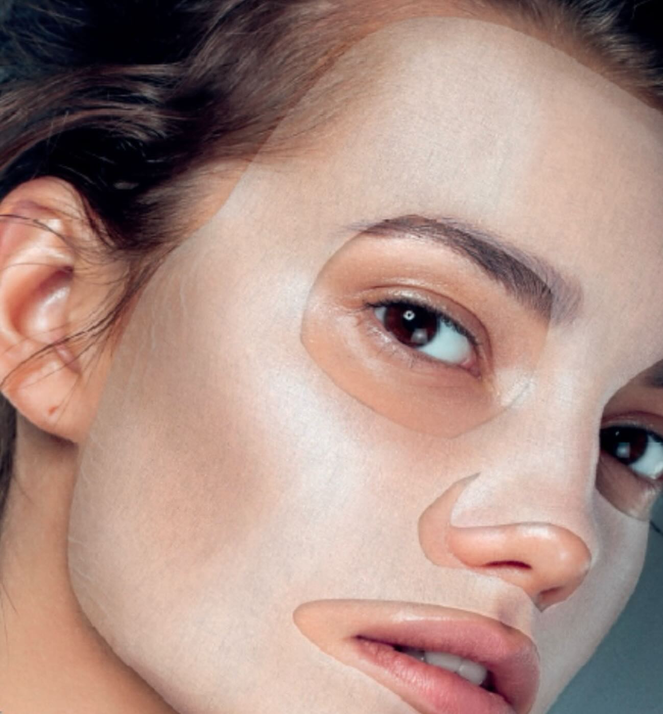 Time to glow, Babe!
Deine Haut hat Luxus verdient und genau das bekommt sie mit der Crystal Fiber Mask von Mesoestetic.
Diese innovative Biozellulose-Maske:
-spendet intensiv Feuchtigkeit
-beruhigt & regeneriert
-boostet deine Haut mit Sofort-Effekt
Ob nach einem Treatment oder einfach als Selfcare-Ritual,deine Haut wird es lieben!
Das Ergebnis?
Ein frischer Glow,der nicht nur sichtbar,sondern auch spürbar ist.
Ich sag nur: Spa-Vibes on a whole new level.
Lust auf deinen persönlichen Skin-Glow-Moment?
Ich freue mich auf dich!
#skinlove #mesoestetic #glowgetter #beautyroutine #crystalfibermask #skincareaddict #freshfacefeeling #ästhetikliebe #kosmetikinstitutbern #cosmeticuniquebern
