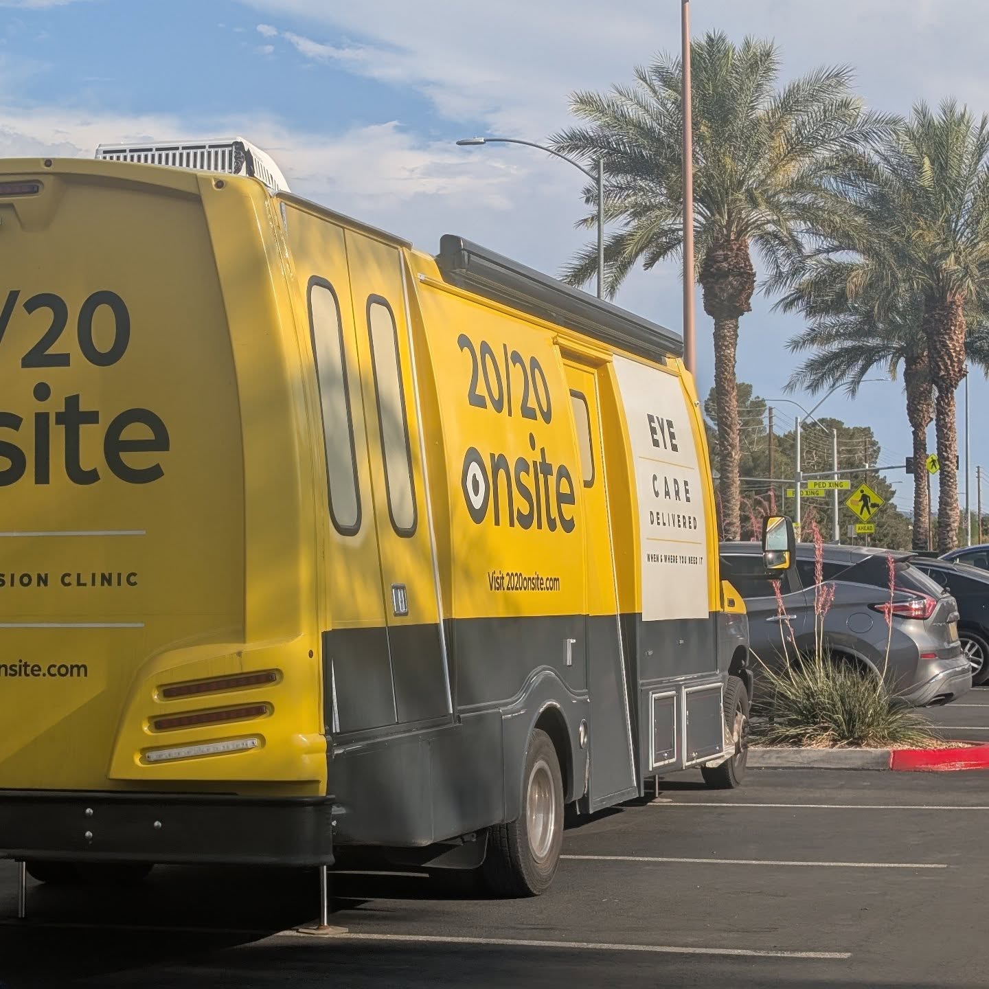 Another quick trip to Vegas with palm trees and sunshine 🌞 Bus life is a real vibe!
#travelingeyedoc #newbergfamilyeyecare #buslife #smallspaces