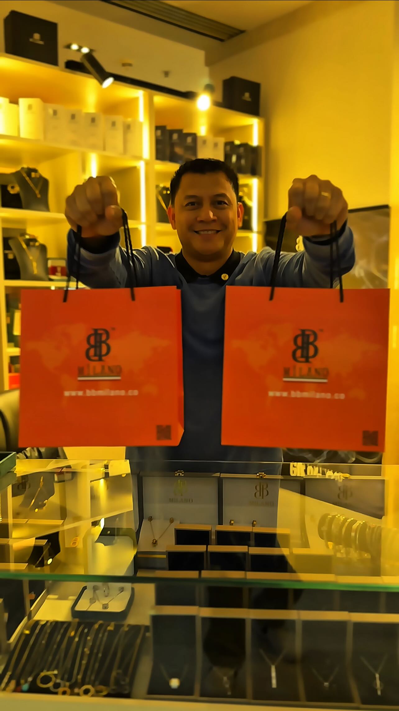 A touch of elegance in every detail ✨
Watches, accessories, and pens from the Bbmilano collection
crafted to complete your style, anytime, anywhere.
_____________________
#Bbmilano #LuxuryDetails #Watches #Accessories #Pens