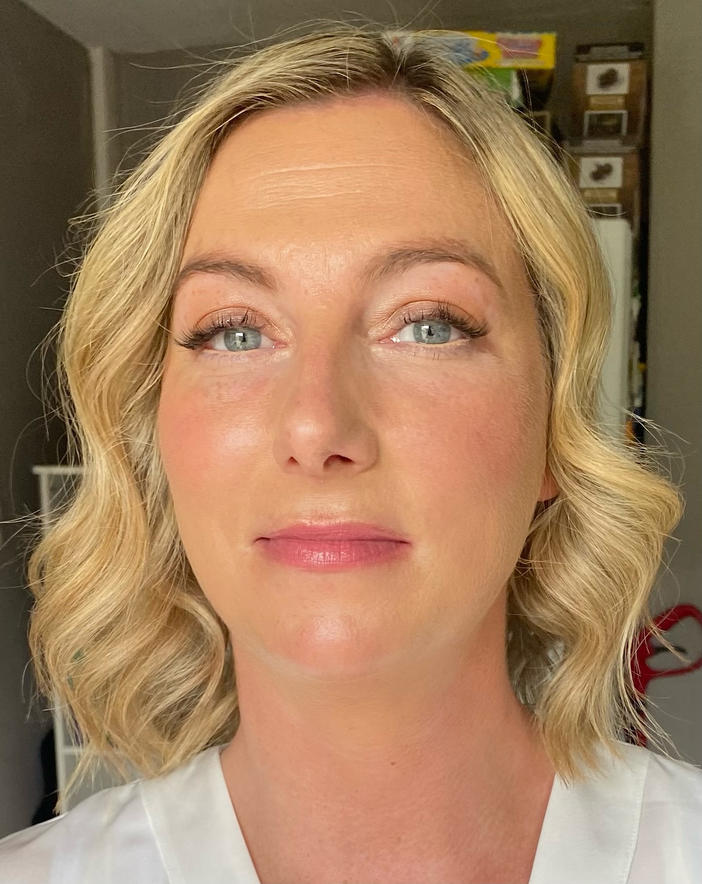 Gillian 👰 Thursday’s stunning bride 😍. Gillian wanted natural glowy makeup, she looked radiant and her eyes looked amazing!
Very enjoyable chill morning with Gillian and her family!
Makeup by me @louisekeanemakeup
#bridalmakeupartist #bridalmakeup #wicklowmakeupartist #dublinmakeupartist #leinstermakeupartist #bridetobe #bridalinspiration #braymakeupartist #bray leinstermakeupartist #makeupartist #irishmakeupartist #irishbrides #irishbridalmakeupartist #weddingday #gettingmarried #weddinginspiration #motherofthebride #wicklow #elopement #louisekeanemakeup