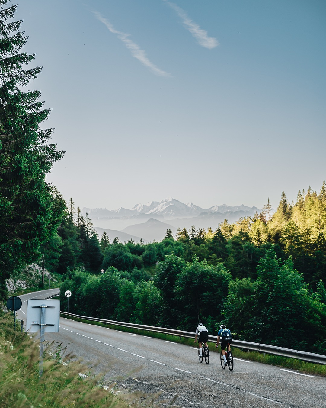 🏁 CLAP DE FIN POUR LA 4ᵉ ÉDITION ! 🏁
Une nouvelle fois, vous nous avez bluffés 🔥
Un défi de plus, relevé avec courage, détermination et cette énergie unique qui fait l’âme de la Lyon-Genève Ultra Night 🌙
🙏 Merci à toutes et tous les participant·es
🙏 Un immense merci à nos bénévoles sans qui rien ne serait possible
🙏 Merci à nos partenaires qui nous accompagnent et nous soutiennent
Cette 4ᵉ édition est une réussite, et c’est grâce à vous !
On vous laisse récupérer… mais on vous attend déjà pour la prochaine 😏
#LyonGenèveUltraNight #ClapDeFin #Merci #UltraSpirit #Détermination
