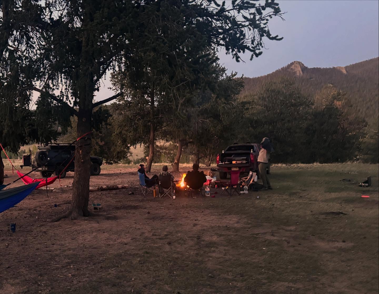 Whether it is a solo hike or a night around the fire, there’s nothing like the thrill of exploring the great outdoors. That’s why we believe that every moment in the wilderness deserves to be fueled by the best! With this spirit, Oso Adventure Meals is here to keep you energized and ready for whatever the wild throws your way! 💪