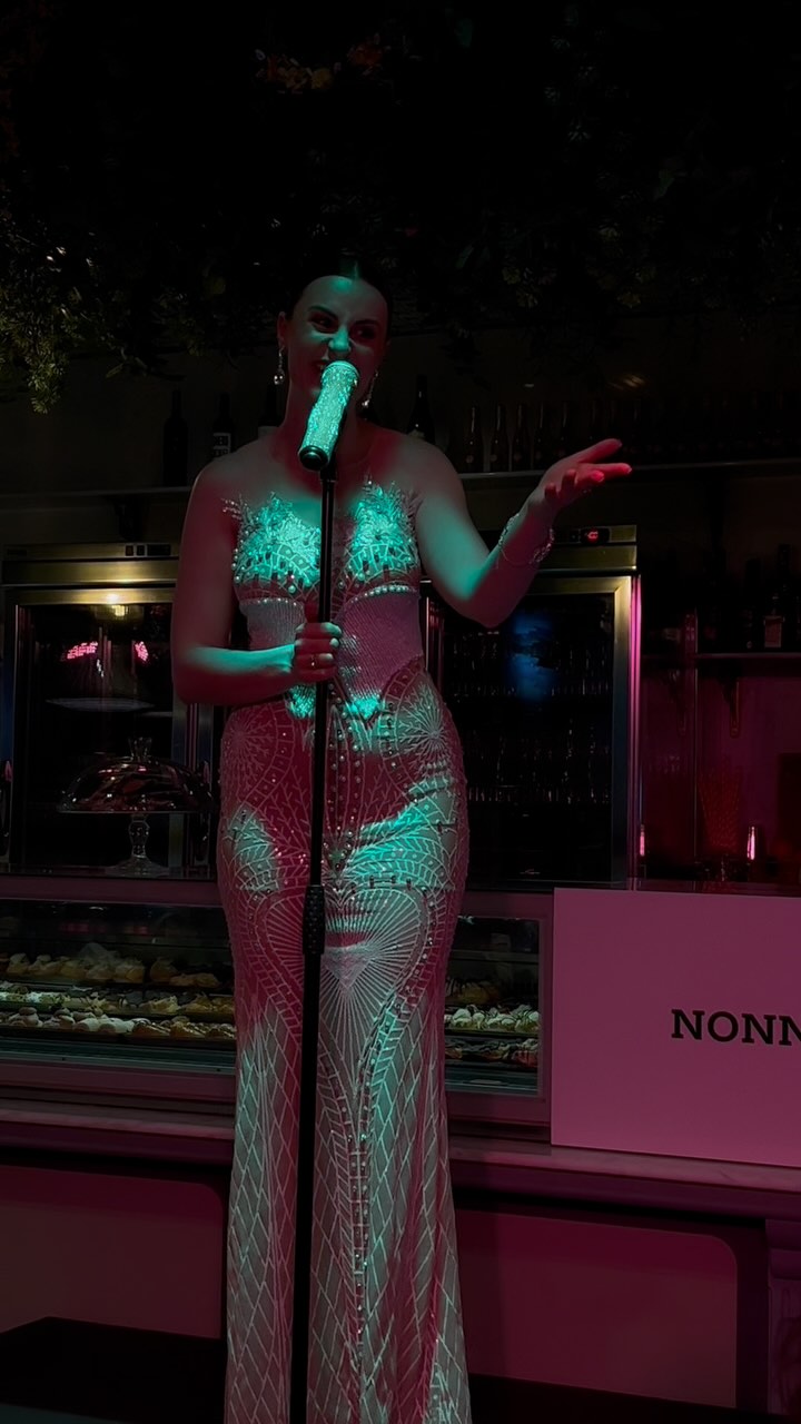 Tuesday nights with @carissavill at Nonna’s 🎤
Join us tomorrow for a fabulous evening of live music from 7–9PM with our à la carte menu🎵
See you tomorrow evening 🎶