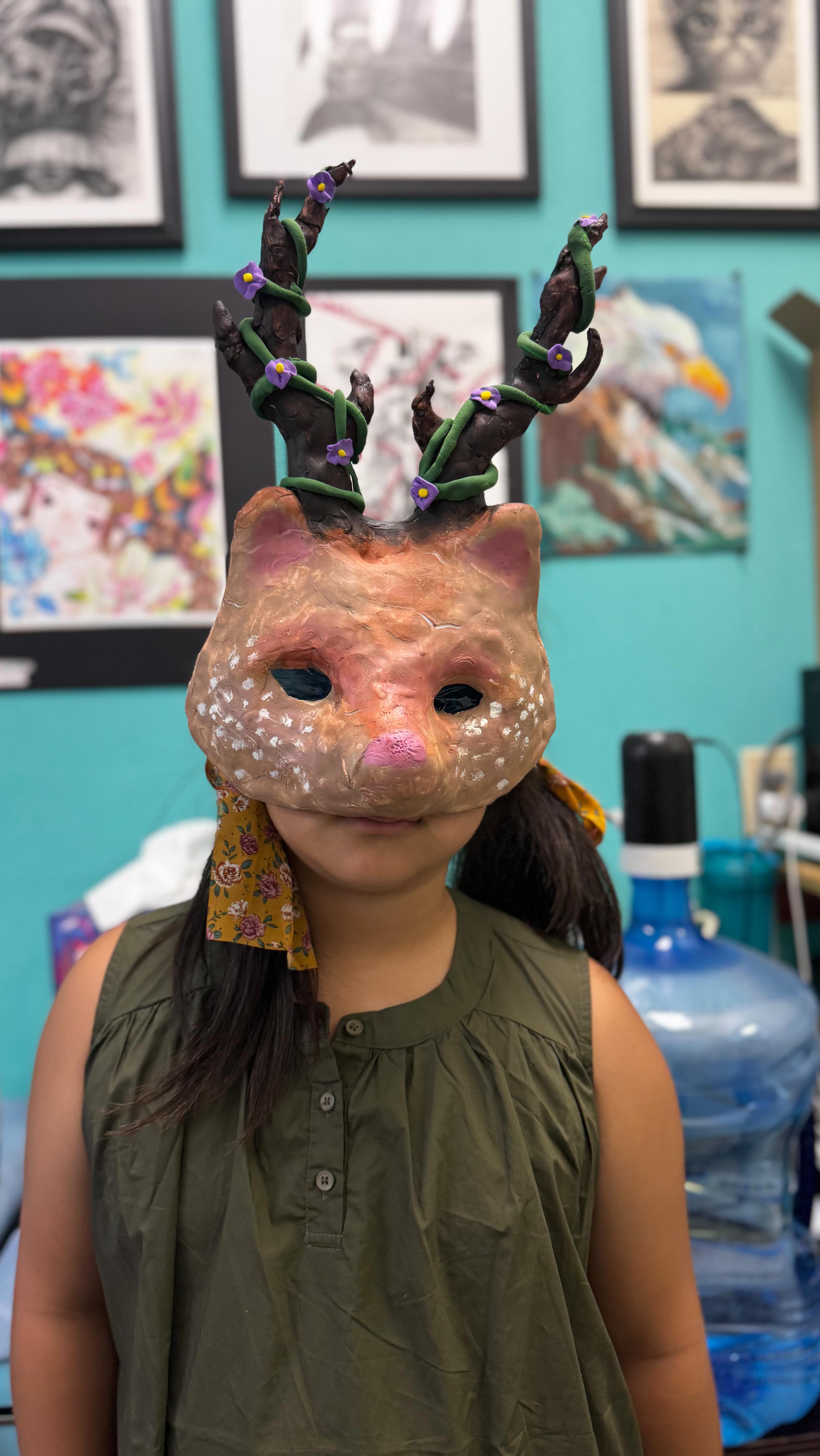 🎨 What a week!
Our little artists made awesome paper mache masks—foxes, fantasy creatures, even Darth Vader!
We painted murals, wore our custom art T-shirts, and had a blast with colors and creativity.
So proud of these imaginative kiddos! 💥✨
#CanArtStudio #ArtCampFun #CreativeKids #YoungArtists #MaskMakingMagic #summer #summerartcamp #artstudio #monsters