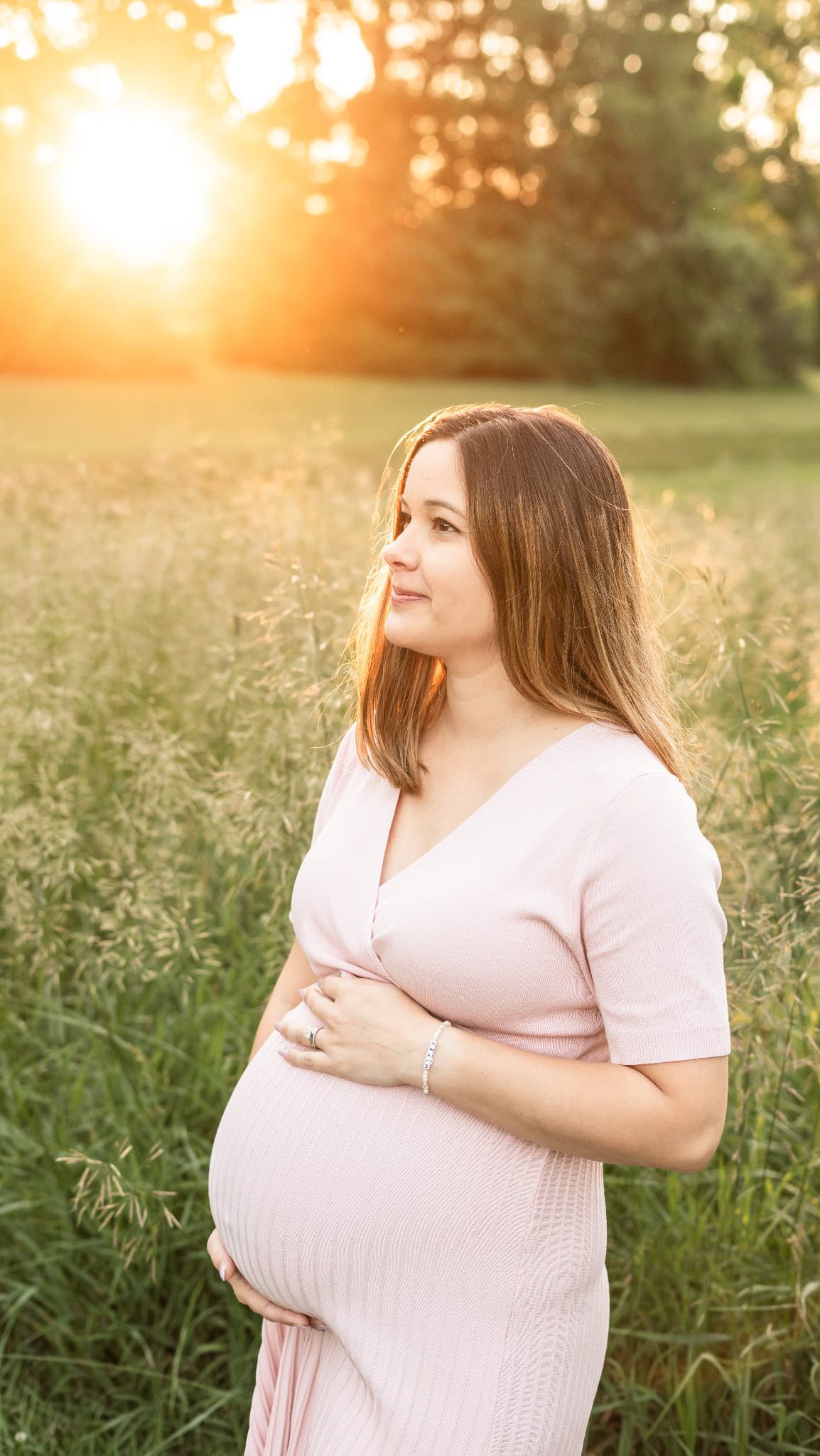 1. I have ZERO rules for your kids! I will let them lead the session! If your kid doesn’t want to participate- TOTALLY FINE!
2. I can handle EVERYTHING. This is what I went to school for! Fighting- old news. Crying- they don’t cry forever! Doesn’t smile- I have 12 years of experience with grumpy kids and it makes it so much better to be just as grumpy as them.
3. I welcome the obnoxious! Truly. When your kid lets out the first laugh in the session, YOU take your first deep breath. So if we need to talk about poop, sing songs, fart noises, wrestle, race dad, etc.
4. My camera doesn’t hear what they say! And it will most likely make YOU smile.
5. Your kids are NOT the problem! I have never had a problem with a kid! Read rule number 1 AGAIN! Everytime it’s the adult(s) that get in the way of a good time. Let them. Let them try to skip when they can’t. Let them chase a sibling. Let them sit away from us on the steps. Just let them be themselves!
6. Almost always the kids are ready to do the session again! Or they want a play date with me!
#delawarevacation #delawarefamilyphotographer #rehobothbeach