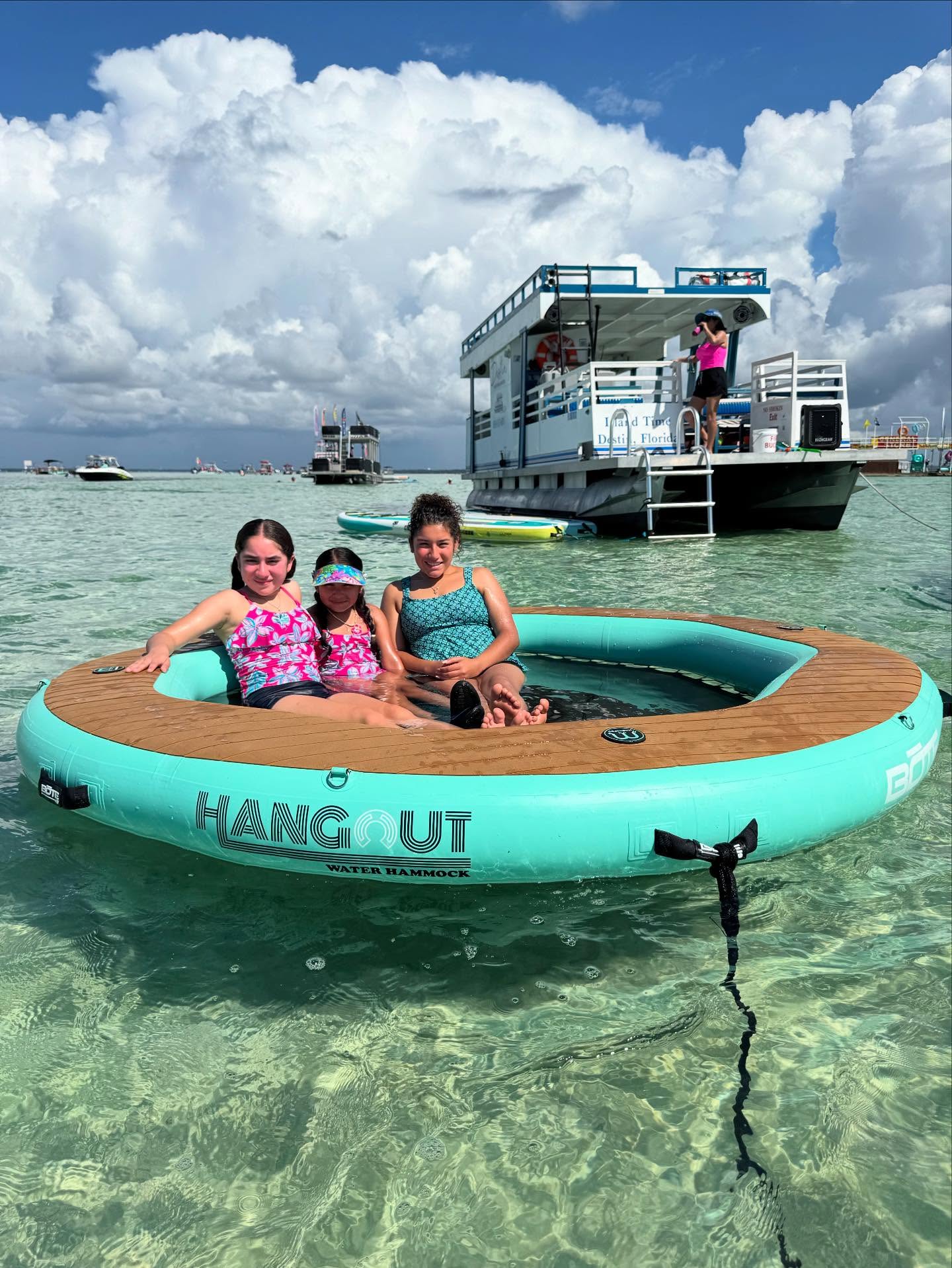 Catch us floating this week in our @boteboards hammock!
📸: @tanya_mcelroy16