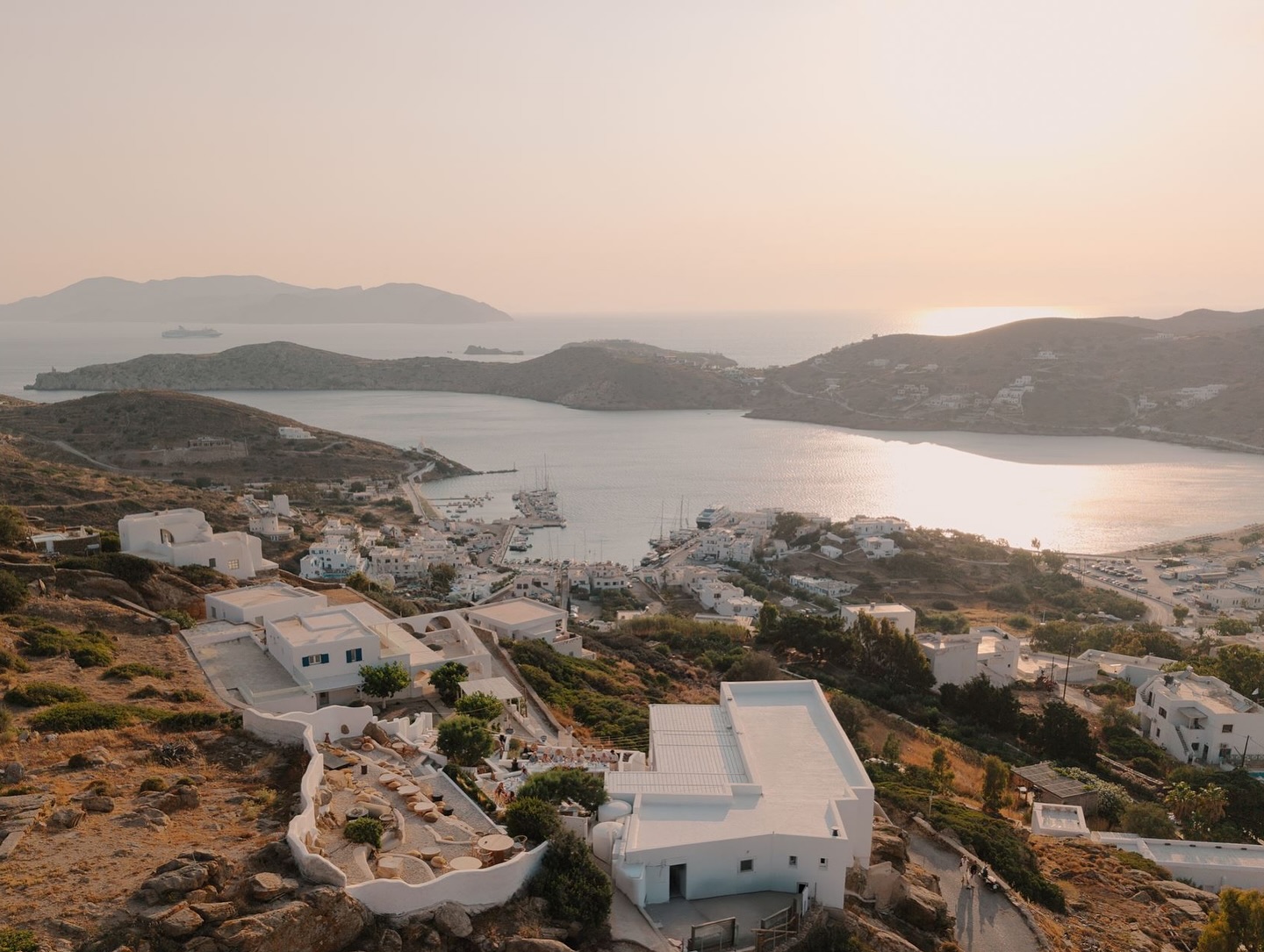 And just like that … the season begins 🌅✨
For the 57th consecutive summer, we return to share sunsets, colors and scents of the Mediterranean, and above all, the magical energy of this place that can only be felt, not described.
A historic landmark. An iconic destination.
Together again, at #iosclub , tomorrow 16/6/2025 💫
#SeasonOpening2025
Credits @jabezalexander
@panosdemiropoulosstudio
@irenemc_photography
@fiorello