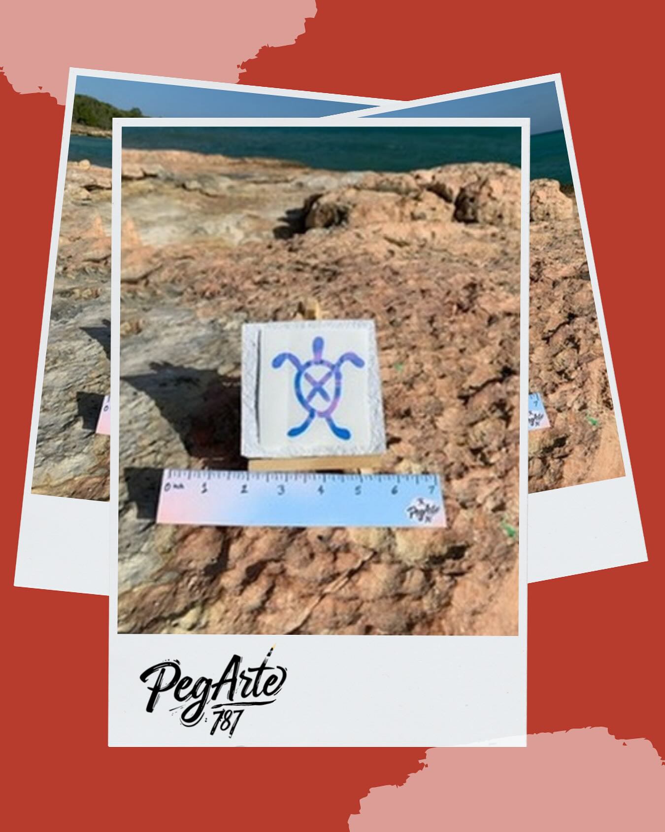 Pequeño en tamaño, grande en significado. 🐢✨
Este decal holográfico representa un jeroglífico taíno inspirado en el tinglar, una de las especies más icónicas (y protegidas) de nuestras costas.
Perfecto para pegar en botellas, libretas, laptops o carros. Es resistente al agua y brilla con cada rayo de sol.
En PegArte787, seguimos creando arte útil que honra nuestras raíces boricuas.
¿Dónde lo pegarías tú?