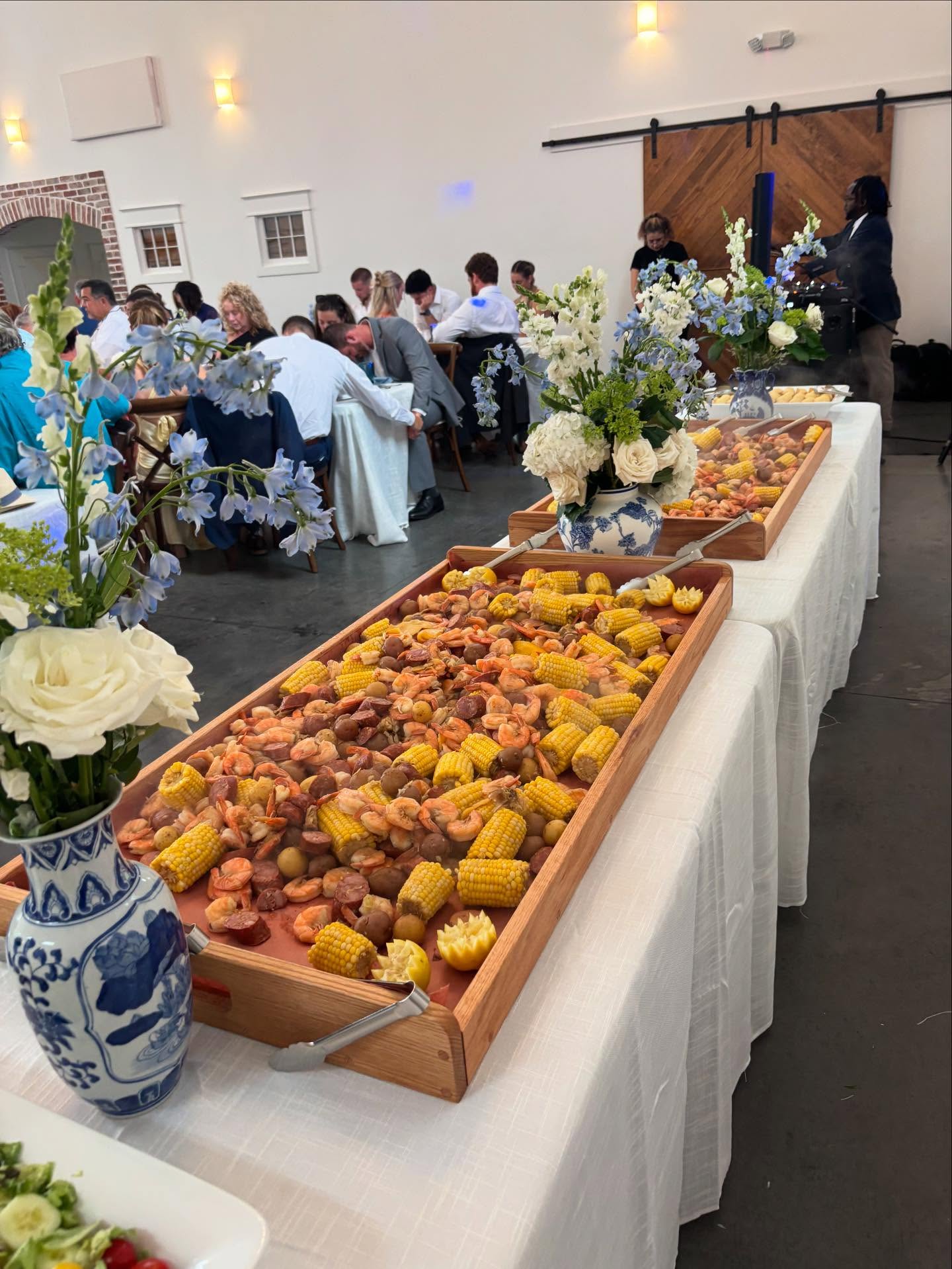 Catered a low country boil yesterday for a lovely couple at the lovely @theivorybarn! When the bride asked if we could do a low country boil indoors for her wedding, we made it happen! Using custom handmade trays to display the boil ❤️🍤❤️🍤❤️
#lowcountryboil #catering #weddingcatering #shrimpboil #bigbuttbbq #ranucciscatering