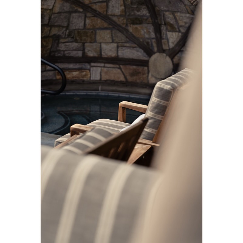 ☀️ Working outside today and wow… what a difference it makes! Coaching, writing, and thinking flow more freely in the fresh air 🌿🧠
Did you know being outdoors in natural light boosts your brain?
✨ Brain Benefits of Working Outside:
🌞 Exposure to sunlight increases serotonin = better mood + focus
🌬️ Fresh air can lower stress hormones
🍃 Nature boosts creativity and problem-solving
👀 Looking at green space helps reduce mental fatigue
🌟 Top tips to make the most of it:
1️⃣ Find a quiet spot with natural light ☀️
2️⃣ Take regular screen breaks to soak up your surroundings 👣
3️⃣ Breathe deeply and notice what you can see, hear, smell 🍃👂👃
4️⃣ Even 15 mins outside can shift your mindset 🌈
🪴Your environment matters. So if you can, take it outside today — your brain (and heart) will thank you 💛
#OutdoorOffice #CoachingTools #PositivePsychology #WorkOutside #SunshineAndSuccess #NatureHeals #BrainBoost #MentalWellbeing #ResilientYou #FreshAirFreshMind #CoachingTips #MindsetMatters #NeuroscienceAndNature