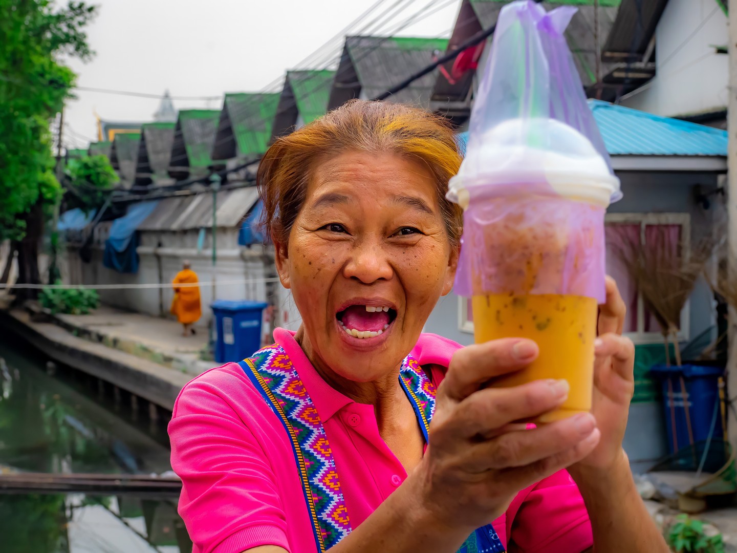 Just look at that joy! 😍 This is Auntie June, a true hidden gem on our Bangkok Photo Walks. Her Thai milk tea? Absolutely delicious! But it's her incredible friendliness and undeniable humor that guests remember long after their adventure. So hard to forget this authentic smile! ✨
Experience the real connections of Bangkok with us.
#Bangkok #Thailand #HiddenGems #PhotoWalk #AuthenticBangkok #StreetPhotography #DiscoverThailand #TravelPhotography #ThaiMilkTea #LocalGems #BangkokStreetFood #MemorableMoments #StreetPortraits #SmileOfThailand #WalkTalkPhoto #UrbanExploration #PhotographyTour