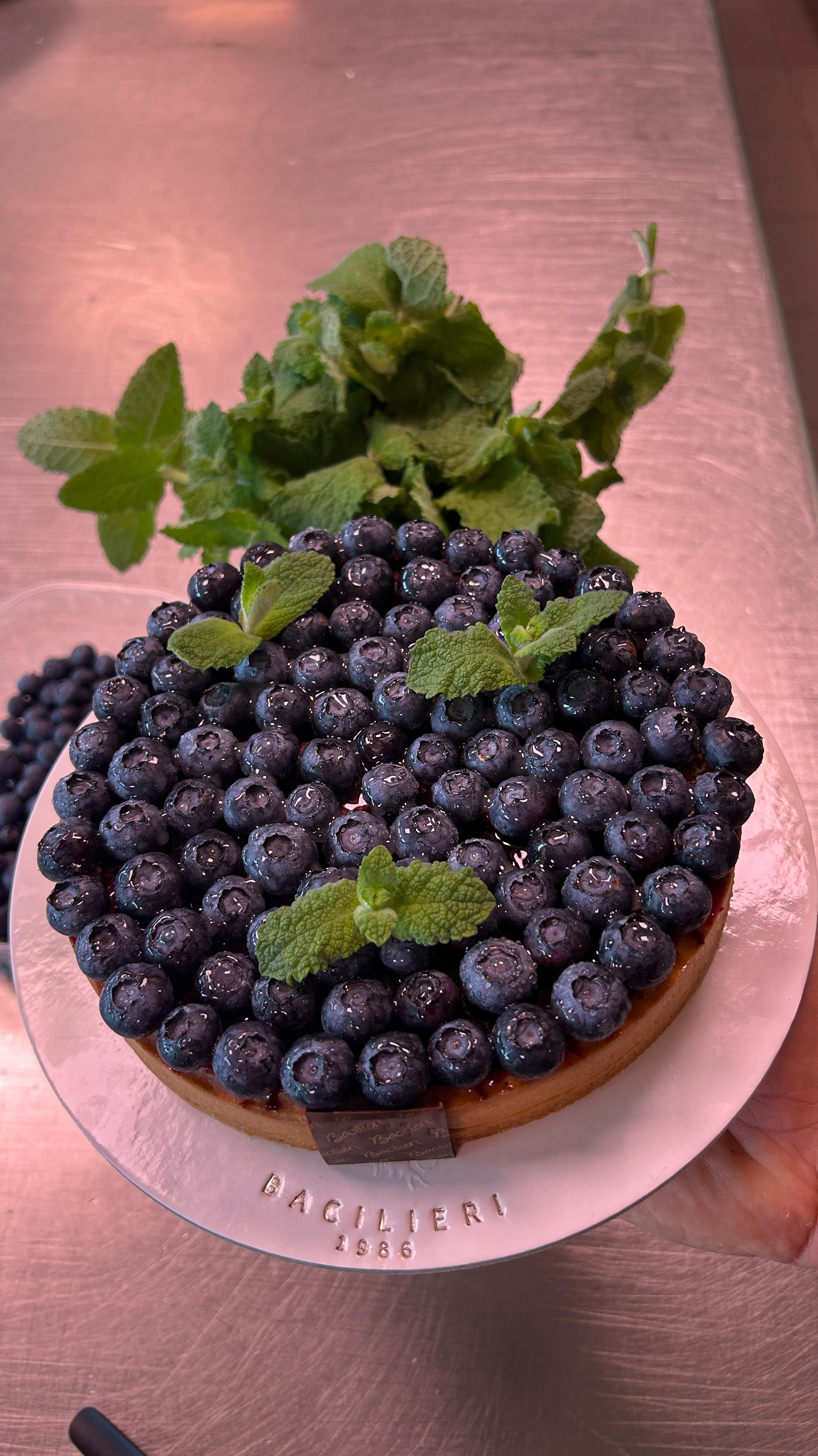 Blueberry tart 🫐🫐
Frangipane alla mandorla e mirtilli, marmellata di mirtilli e mirtilli freschi sopra….
Beh se ci piacciono i mirtilli direi che avete trovato la vostra torta!
.
.
.
.
#bacilieri #pasticceriabacilieri #pasticceriaartigianale #fruit #blueberry #mirtilli