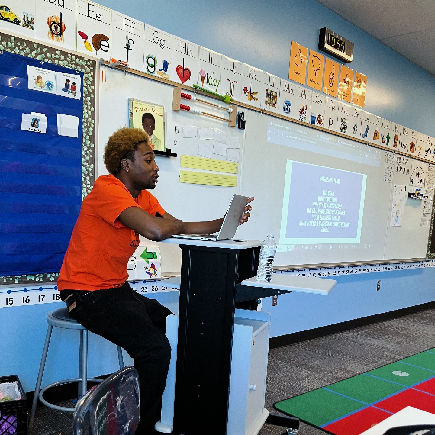 Teaching youth is more than passing on knowledge — it’s planting seeds for the future. 🌱🧠
Here’s Olu leading a session on entrepreneurship, showing young minds that their ideas matter and their voices belong in every room.
When we invest in youth early, we build generations of creators, leaders, and changemakers. The classroom becomes the launchpad — not just for learning, but for building legacy.
#ItsNever2Early #nextgen #BlackExcellence #EmpowerTheNextGeneration #oluproductions #EntrepreneurshipEducation #InvestInYouth
