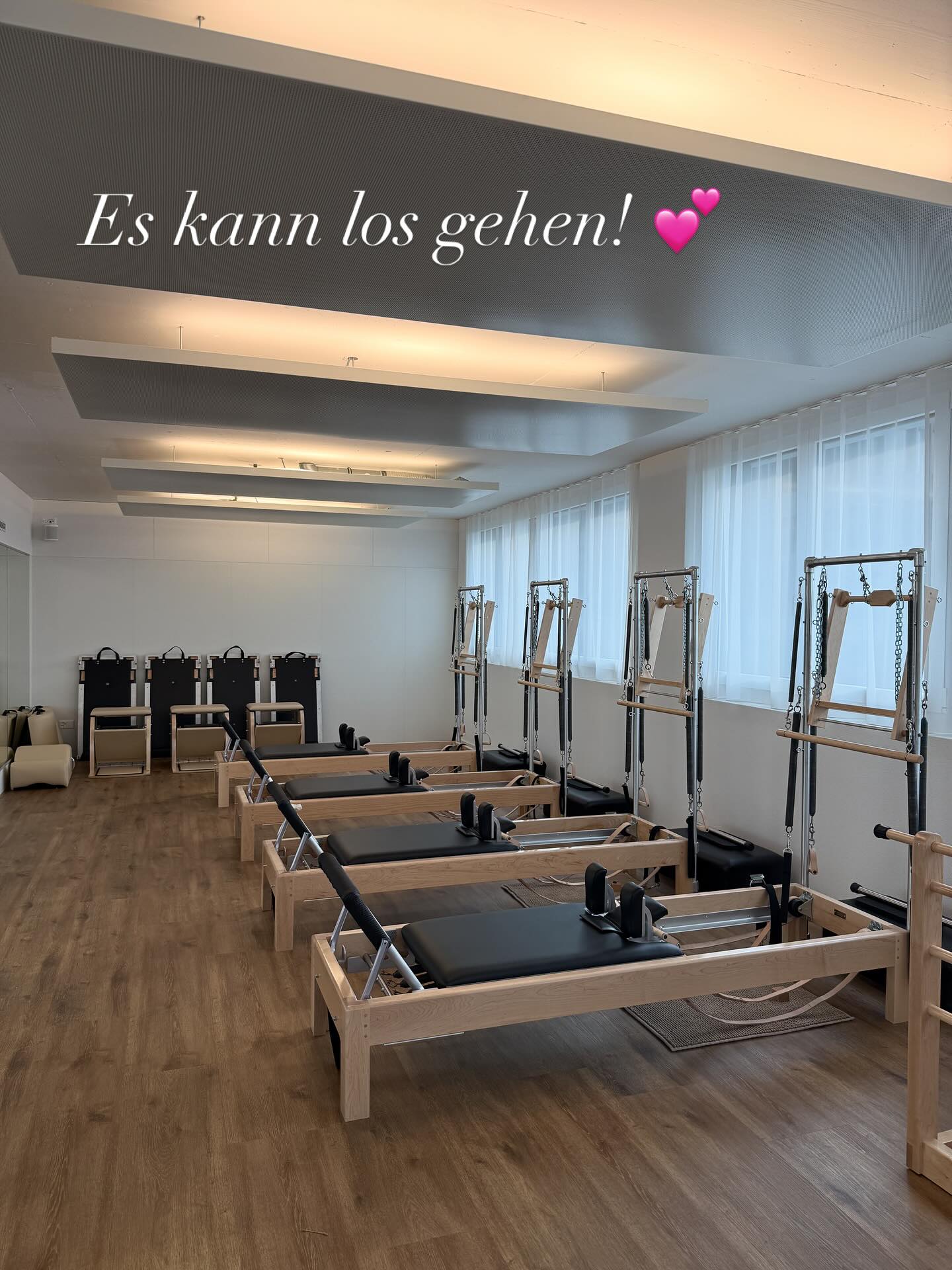 Geschafft, alles steht und ist bereit! 🙏 Ich freue mich riesig kann ich mein Studio bereits früher als gedacht eröffnen! 💕
#newpilatesstudio #openingnow #sohappy