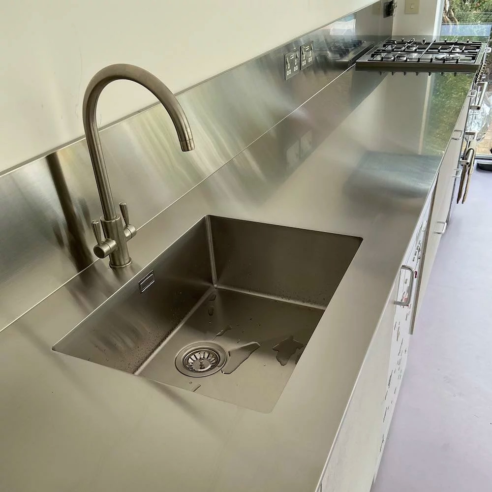Engineered for the rush. Custom stainless steel worktops built to handle the pace and pressure of hospitality environments.
▫️Custom-made to meet our clients precise specifications
▫️Premium-grade finish that’s hygienic, durable, and easy to clean
▫️Built to integrate seamlessly
Backed by over 40 years of fabrication expertise.
Get in touch for bespoke stainless steel fabrication solutions.
#EliteFabrication #StainlessSteelFabrication #StainlessSteel #MadeToMeasure #AustralianMade #SydneyFabrication #TrustedTradies #HospitalityFitout #CommercialKitchen #StainlessSteelWorktops #BarDesign
