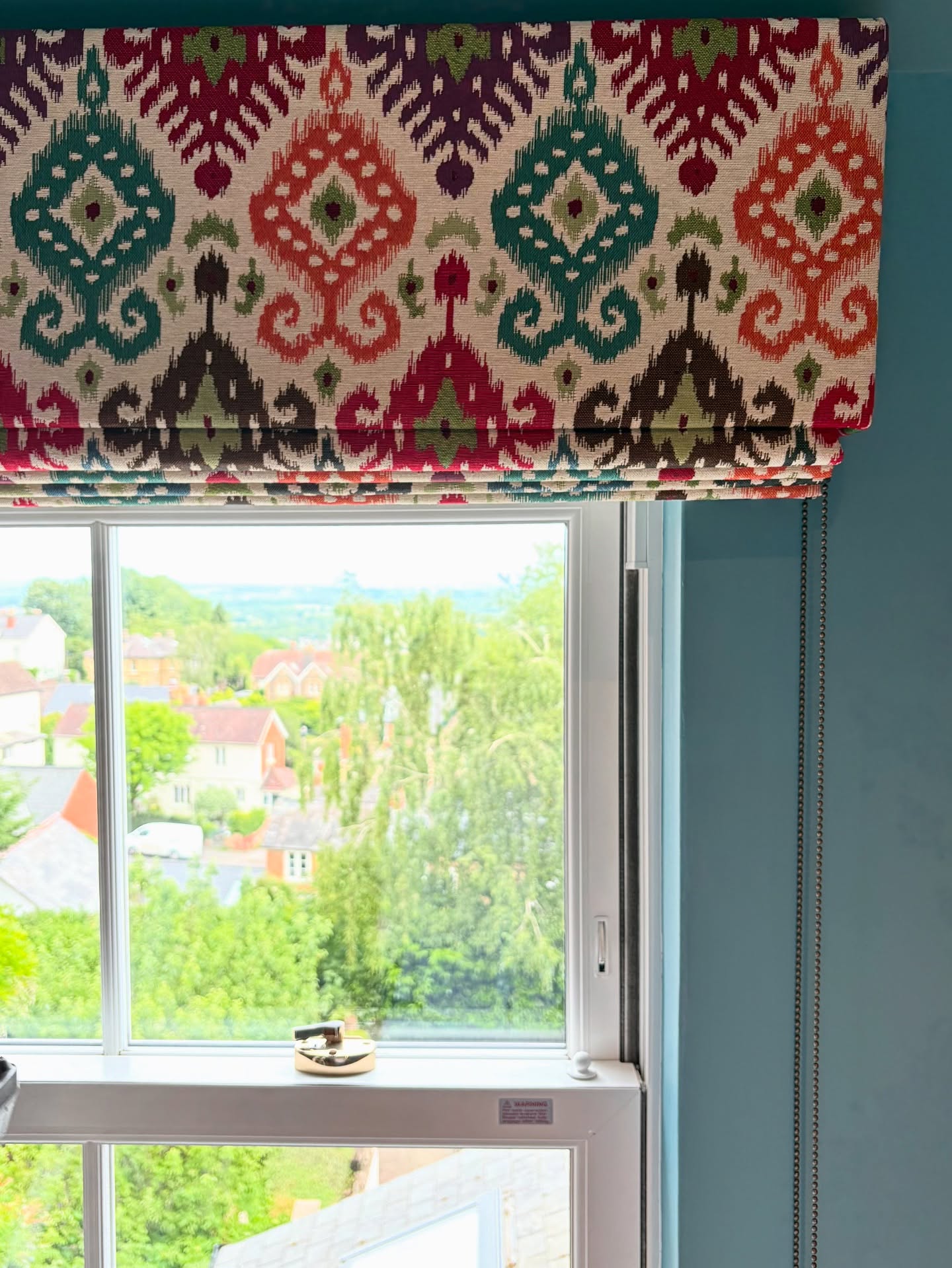 Recently fitted this Roman blind and pelmet - my client has a strong eye for detail and I knew anything but bang on pattern matching wouldn’t be right. Quite pleased with my maths on this one though !!! #romanblinds #interlinedromanblind #malvern #malvernhills #worcestershire #herefordshire #studyblinds