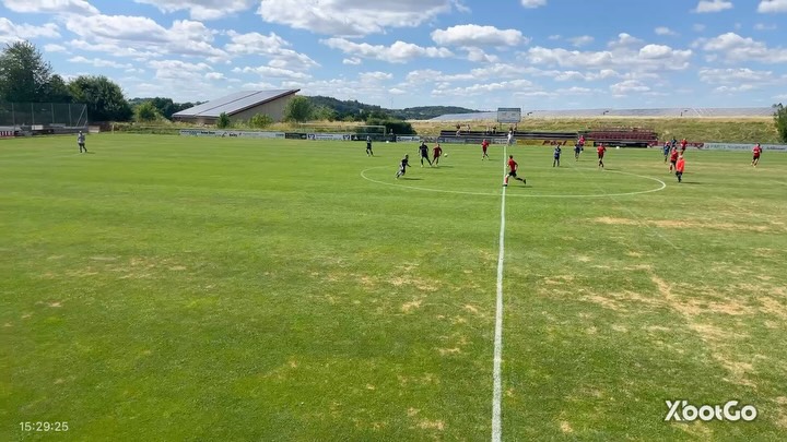 Testspielergebnis Djk-Sv Lengenfeld - Fc Sindlbach 2:2.
Tore:
⚽️28' Domi Fügl 🅰️ Nelson Moreno
⚽️77' Jeff Pöllet 🅰️ Raffael Kobrowski