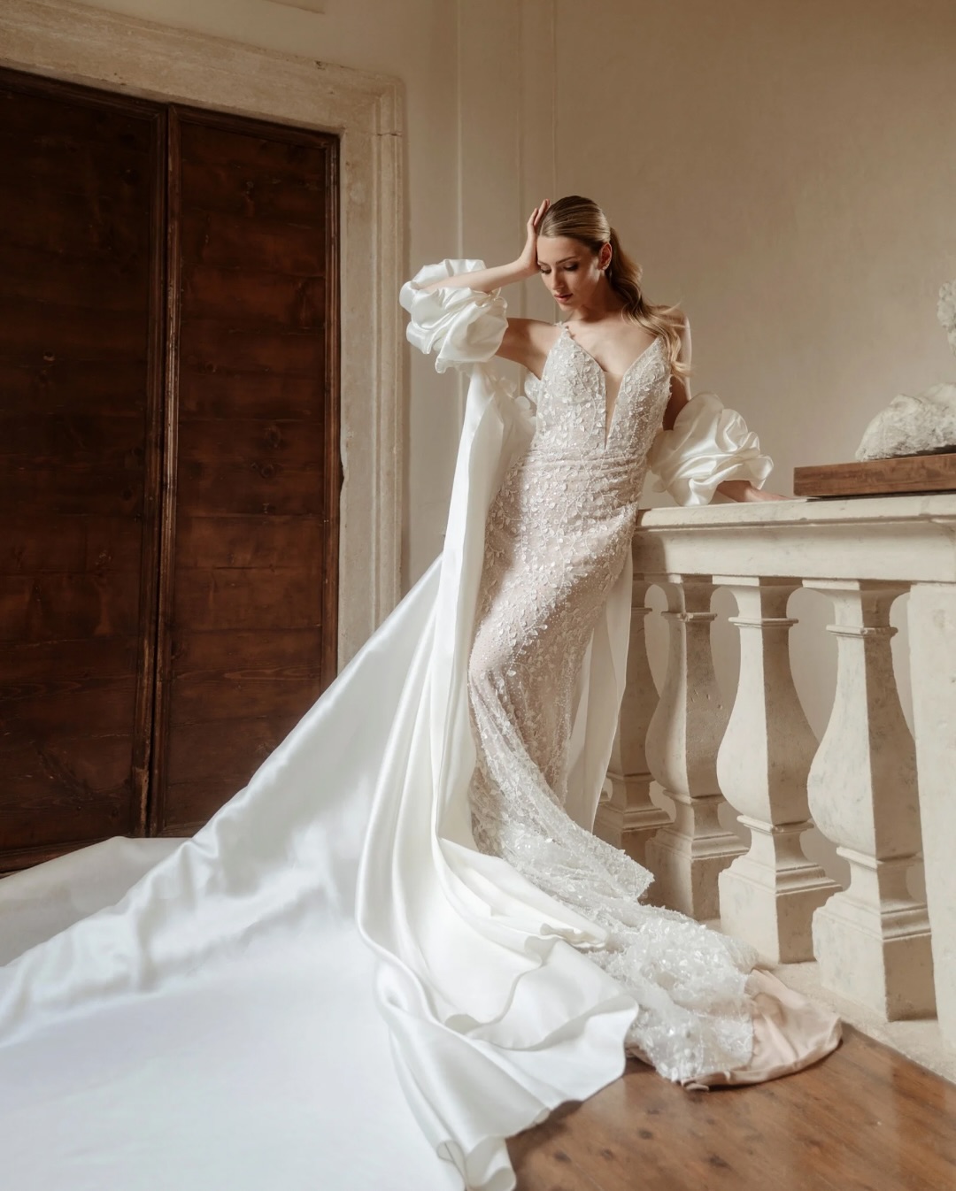 That soft Italian light and @elenajoanaa just being stunning in every frame 🤍
Event Design & Organization @lina.events_
Model @elenajoanaa
Styling @beautybrides_brautstyling
Wedding Dress @diebrautfluesterin_brautmode
Jewelry @sophia_singer_jewelry
Furniture/Decoration/Floristry @innawiebe_com
Location @mosconibertani
#digitalandanalog #wddingphotography #weddingon35mmfilm #weddingphotoandfilm #weddingphotographer #weddingvideo #weddingitaly