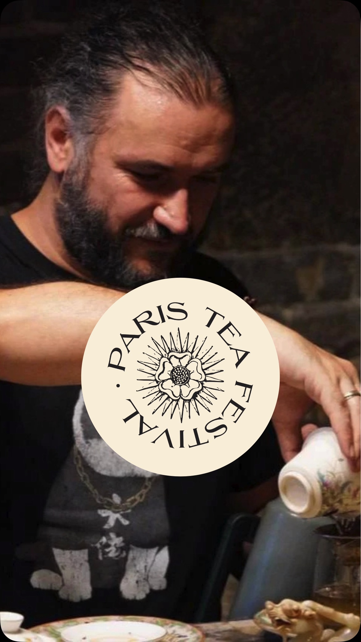 Un voyage au cœur du thé avec Sergey Shevelev
Le légendaire explorateur de thé vous donne rendez-vous dimanche 15 juin à 16h30 pour une dégustation unique à la Maison Internationale.
Des thés rares, des histoires de montagne, et l’âme du Gong Fu Cha.
🌍 A tea journey with Sergey Shevelev
The legendary tea explorer invites you to a unique tasting on Sunday, June 15 at 4:30 PM at Maison Internationale.
Rare teas, mountain tales, and the soul of Gong Fu Cha.
15/06/25 16h30 salle David Weil
Maison Internationale
Book your spot : moychay.nl
#paristeafestival #moychay #ptfouiouioui🔥 #teaculture #teagathering