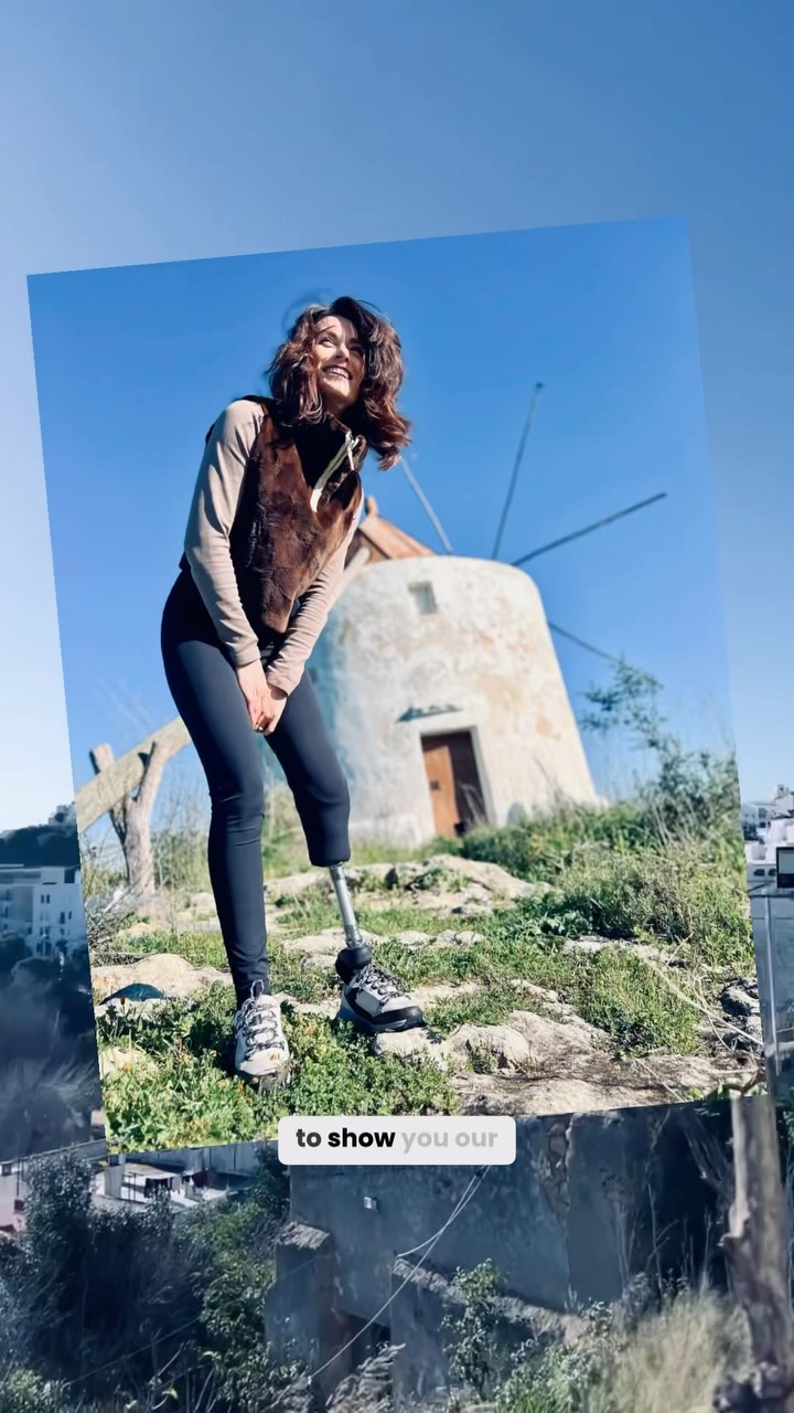 🇩🇪 Hinter den Kulissen beim Shooting 📸 in Andalusien: eine Frau, die Normen sprengt. Und unser Team, dass sich verliebt in echte Menschen & Geschichten.
Unser Shooting mit @floreespina hat uns gezeigt, dass wahre Stärke jenseits jeder Norm liegt.
Flore hat vor fast 20 Jahren ihr Bein aufgrund eines Unfalls verloren. Sie ist halb Schweizerin, halb Spanierin und lebt mit ihrem Sohn alleinerziehend in Andalusien.
Wir glauben an Diversity nicht als Trend – sondern als Realität. Und an euch und das wahre Leben, dass die Geschichten schreibt, die gesehen werden wollen.
💾 Wenn dich echte Stories bewegen – speicher dieses Reel und
📢 Teile es mit jemandem, der mehr von solchen Bildern sehen sollte.
Vollwertige Produktion und Umsetzung @tigerkomitee_productions
Persönlichkeit @floreespina trägt einen upgecycelten wendbaren “Rollunder”
🇬🇧 Behind the scenes at the shoot 📸 in Andalusia: a woman who breaks the mould. And our team falling in love with real people & stories.
Our shoot with @floreespina showed us that true strength lies beyond the norm.
Flore lost her leg in an accident almost 20 years ago. She is half Swiss 🇨🇭, half Spanish 🇪🇸 and lives a very active life with her son as a single parent in Andalusia.
We believe in diversity not as a trend - but as a reality.
And in you and real life, which writes the stories that want to be seen.
Wholesome production and realisation @tigerkomitee_productions
Personality @floreespina is wearing an upcycled reversible “Rollunder”