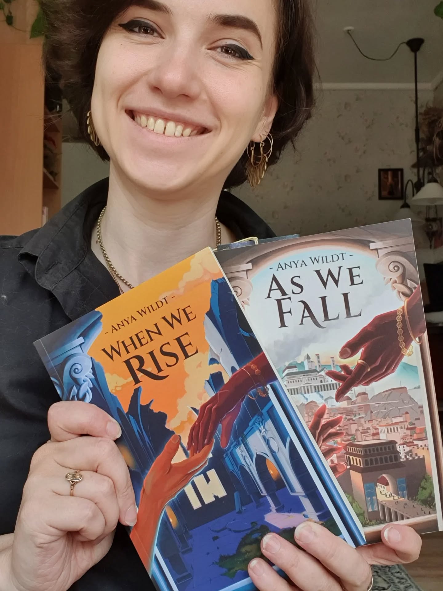 Today is publishing day!! Book 2, WHEN WE RISE, is officially out in the world!
If you love spicy MM fantasy with gorgeous settings, check it out 🥳
And most importantly, share share share this post to celebrate with me!!! 🥰❤️
#publicationday #releaseparty #mmfantasyromance #mmbookstagram #pridemonth #pride🌈 #lgbtfantasy #lgbtbooks