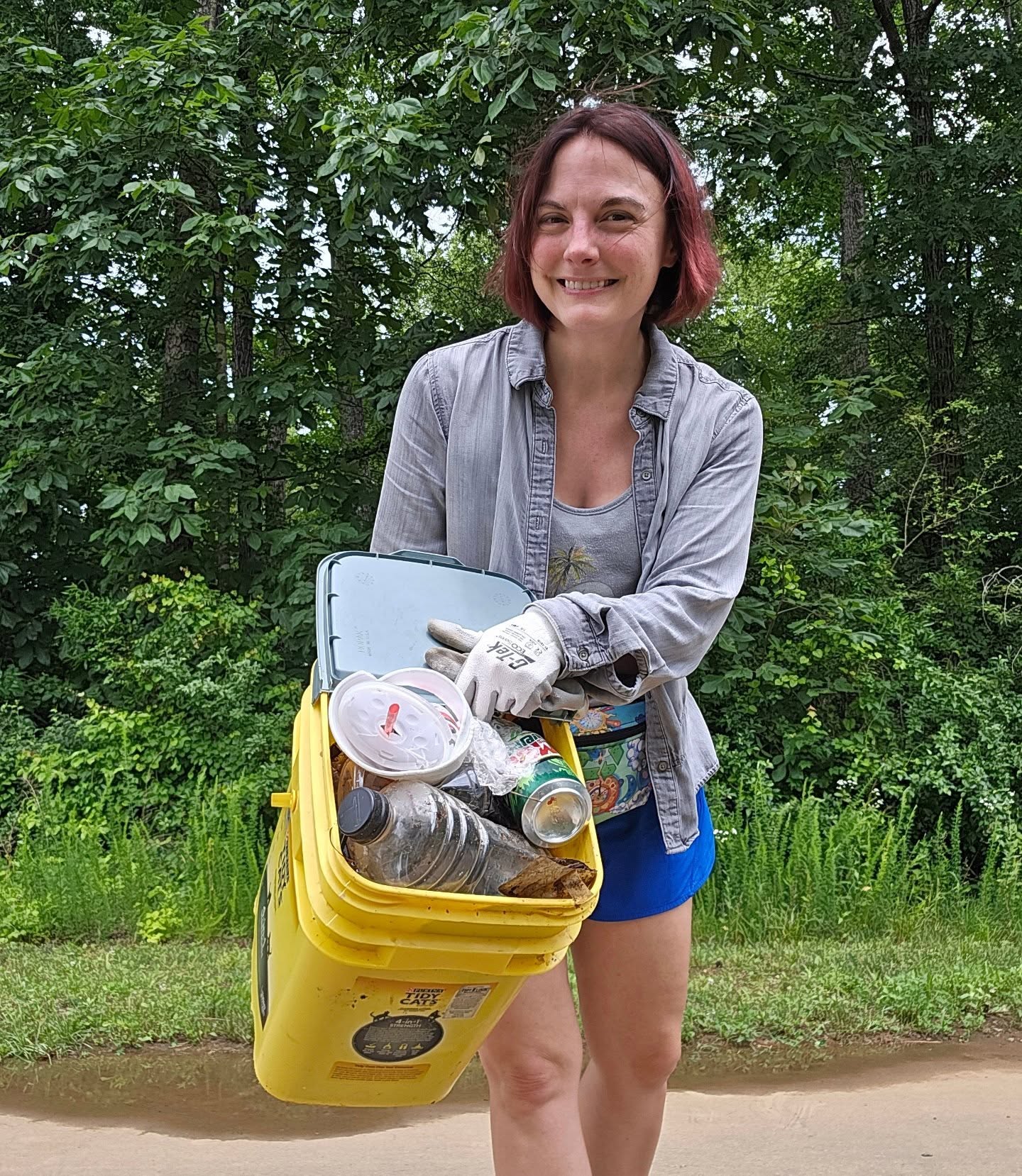 Happy World Oceans Day!
I may no longer live by the Atlantic Ocean, but I do live near Campbell Creek!! Since most water finds its way to the Ocean, the easiest way to keep trash out of the Ocean is to keep it out of ALL of our waterways.
9 pounds of trash removed from its dangerous path today. One bucket along the greenway and a second bucket in the parking lot.
#WorldOceanDay #ProtectOurWaterways #TrashCleanup #CLTGreenways #QueenCity #ProtectNature