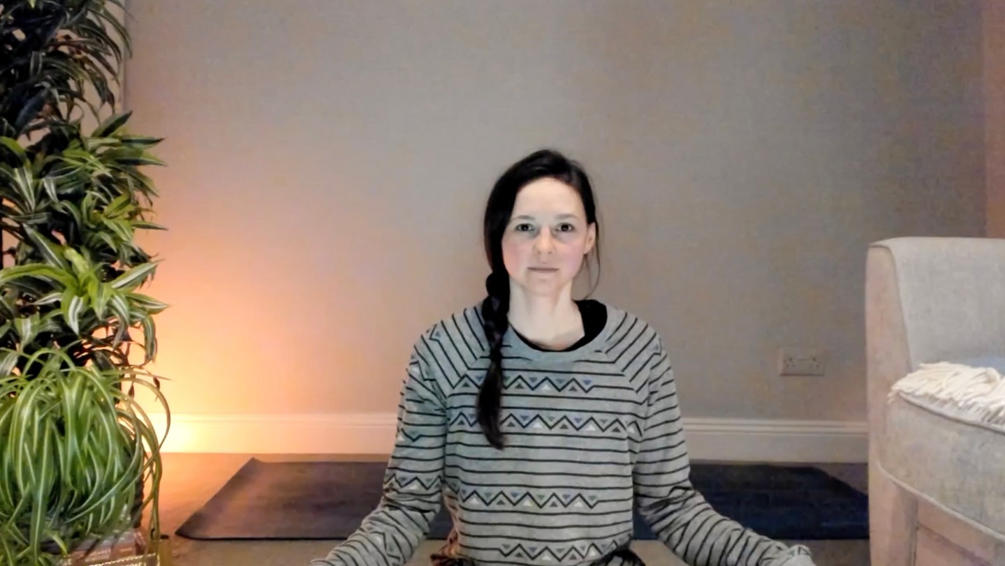 Join me on YouTube for a 1-hour Deep Stretch Yoga class. This practice is meditative and floor-based, designed to deeply relax the body and calm the mind. We’ll slow everything down and gently explore long-held poses that open the hips, glutes, and hamstrings.
Whether you choose to engage your muscles to build strength and stability, or surrender into stillness to unravel deep-seated tension, this class offers a nourishing reset. It's perfect for easing into your morning, winding down at night, or whenever your body craves deep release.
Expect a soothing blend of mobility and mindfulness - suitable for all levels.
Spotlight Poses:�
🐦 Reclined Pigeon
�👶 Happy Baby�
🚜 Plow
📺️ WATCH HERE: https://youtu.be/sRz8RIQgIrY(link in bio)
If you have any questions let me know in the comments.
To join me for an in person yoga class or retreat head to hannahpocketyoga.com
If you'd like some tunes to use for your yoga practice head to my Spotify:
open.spotify.com/user/hannah.pocket3
#DeepStretchYoga #HipOpener #HamstringStretch #HappyBaby #YogaForMobility