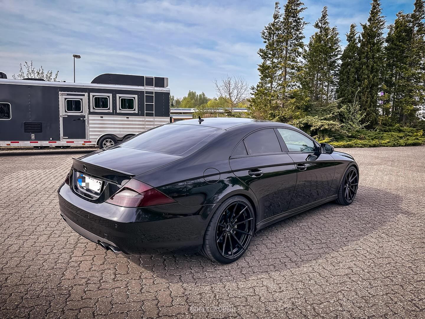 Chrome Delete - All Black 🖤
Dieser Mercedes CLS 63 AMG hat ein Chrome delete bekommen. Natürlich war alles Chrom, was auch nur Chrom sein kann.
Danke für dein Vertrauen! 😋
___________________________________________________ #deepground #mercedes #cls #wrappedcars #clsamg #black #amg63 #mercedescls #cls63amg #allblack #carporn #cars #wrapped #mercedesbenzworld #wrappedworld #folierung #mercedesbenz #teamle #motorsport #avery #oracal #mercedeslovers #3m #perfection #benzlife #insta #instagood #follow #picoftheday