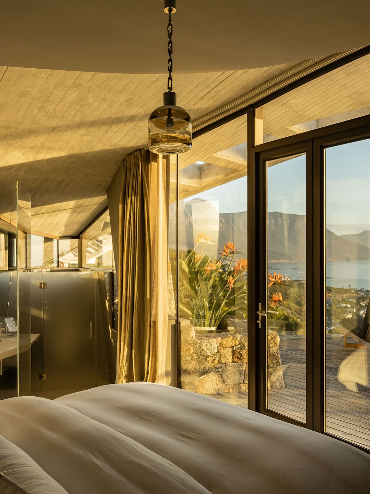 Let the morning find you.