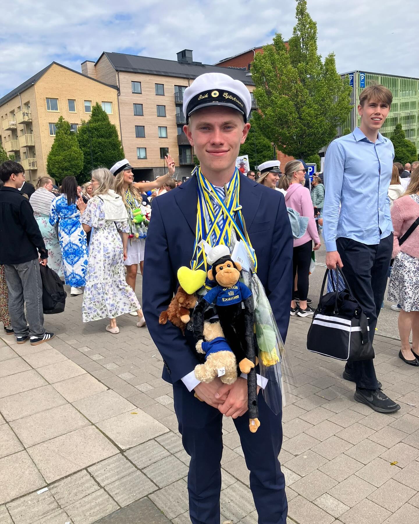 Stort grattis till alla våra studenter som gick ut i år! 🎾✌️💪
Tyvärr lyckades vi i inte få med alla på bild. 😅
Stort lycka till vidare, ni är grymma! ✌️