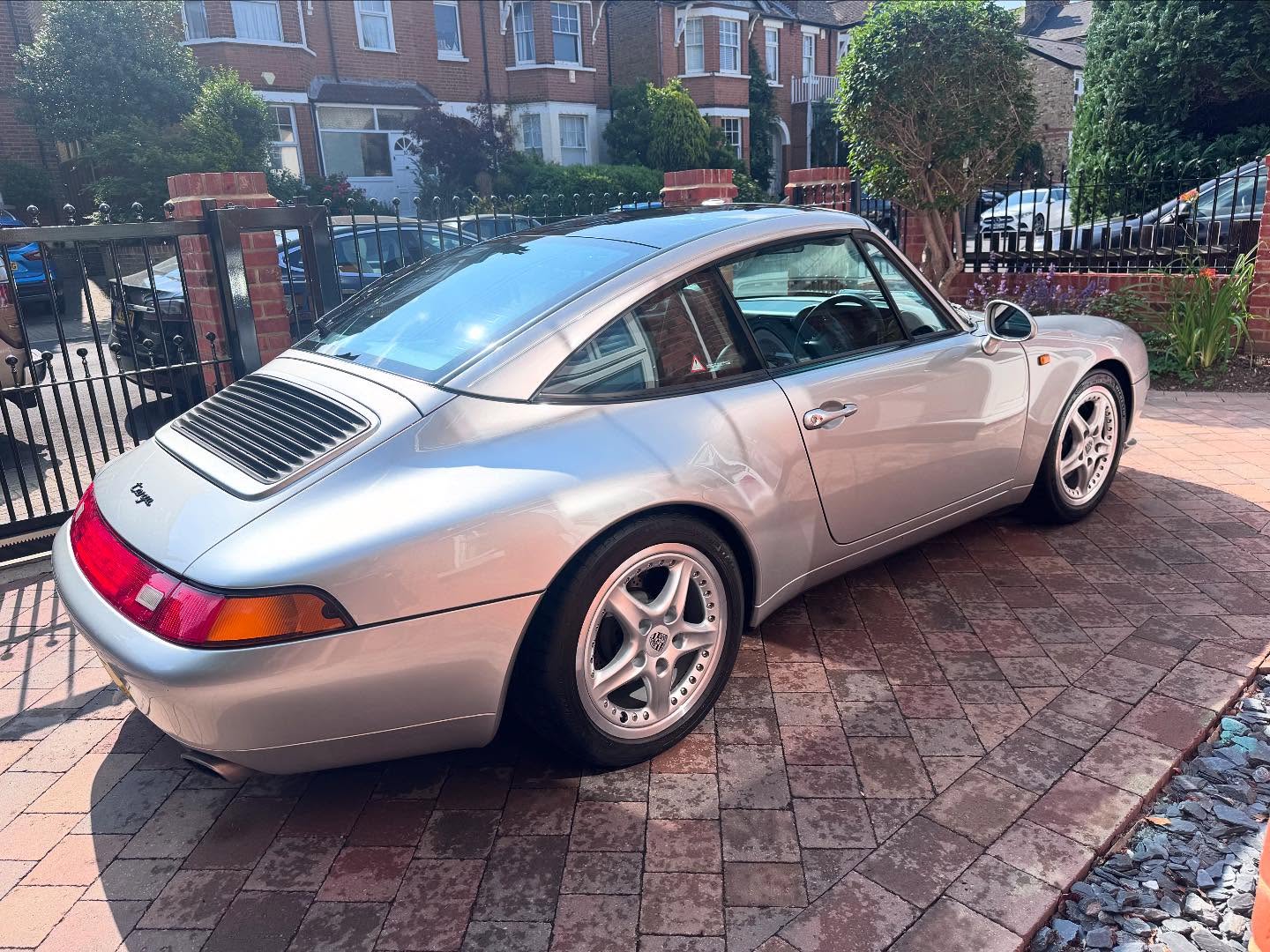 Rolling back the years with this timeless beauty. Gave this 1966 Targa its well deserved monthly maintenance wash because legends like this deserve nothing less. #porschetarga #classiccarlove #timelessdesigns #aircooled #vintagevibes #detailing #porsche #porsche911 #london #bromley
