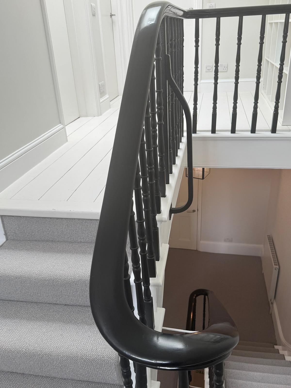 ⨠Behold the elegance of this beautifully restored curved staircase, showcasing the finest traditional French polishing techniques. The dark-finished handrail reflects our commitment to expert craftsmanship and attention to detail. Since 1994 we have been dedicated to preserving the beauty of luxury furniture and architectural features. Experience the artistry of our restoration services!
#LuxuryFurnitureRestoration #FrenchPolishing #LondonCraftsmanship #StaircaseRestoration #BoylesFrenchPolishers