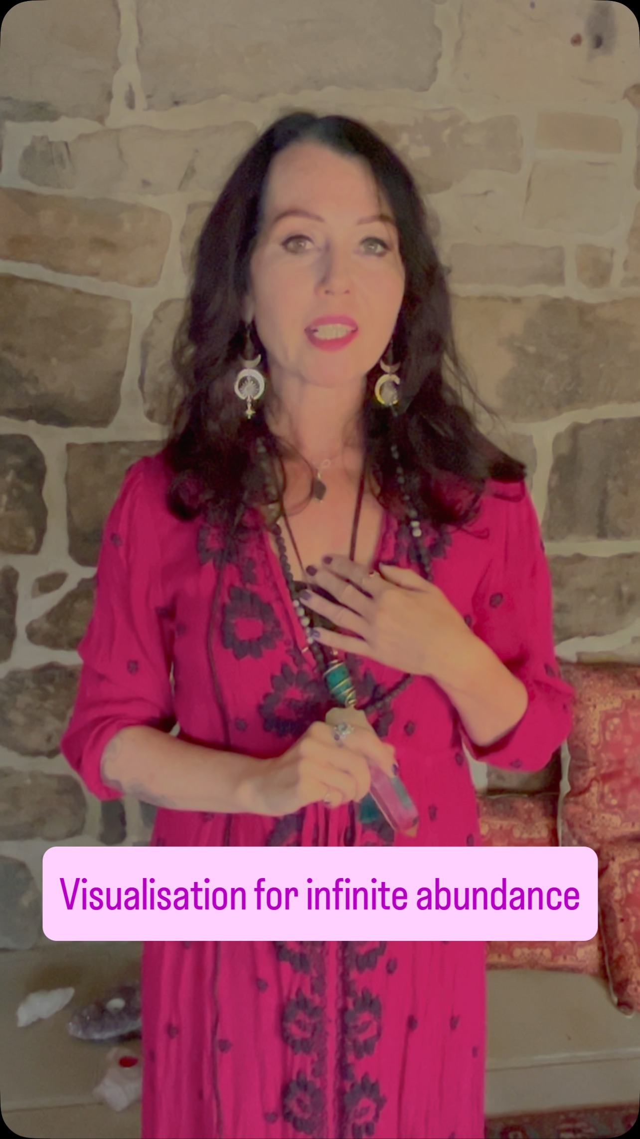 Connect with the energies of abundance with this simple visualisation technique #reiki#marietruelight #psychictodmorden #healer #westyorkshire #oraclereading #visualisation#manifestation#money magnet