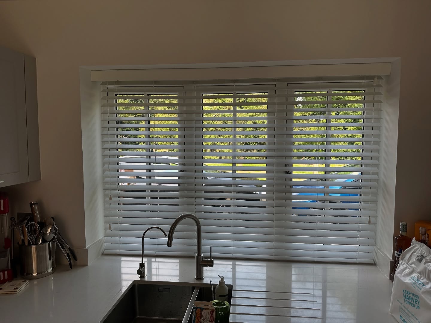 Transform your space with the timeless elegance of **white Venetian blinds**! 🌟✨ Whether you’re aiming for a sleek modern look or classic sophistication, these versatile blinds offer the perfect balance of style and practicality. 🏡💫
✔ **Light control & privacy** in one
✔ Effortless **minimalist charm**
✔ A crisp, **clean aesthetic** for any room
✔ **Easy to maintain** and long-lasting
Upgrade your windows with the magic of white Venetian blinds today! 🤍🪟
#VenetianBlinds #HomeStyle #InteriorDesign #MinimalistDecor #CleanAesthetic #WhiteInteriors #WindowBlinds #HomeInspo #ModernLiving #DecorGoals #DesignLover #BlindsPerfection #NeutralPalette #HomeUpgrade #TimelessStyle #RoomTransformation