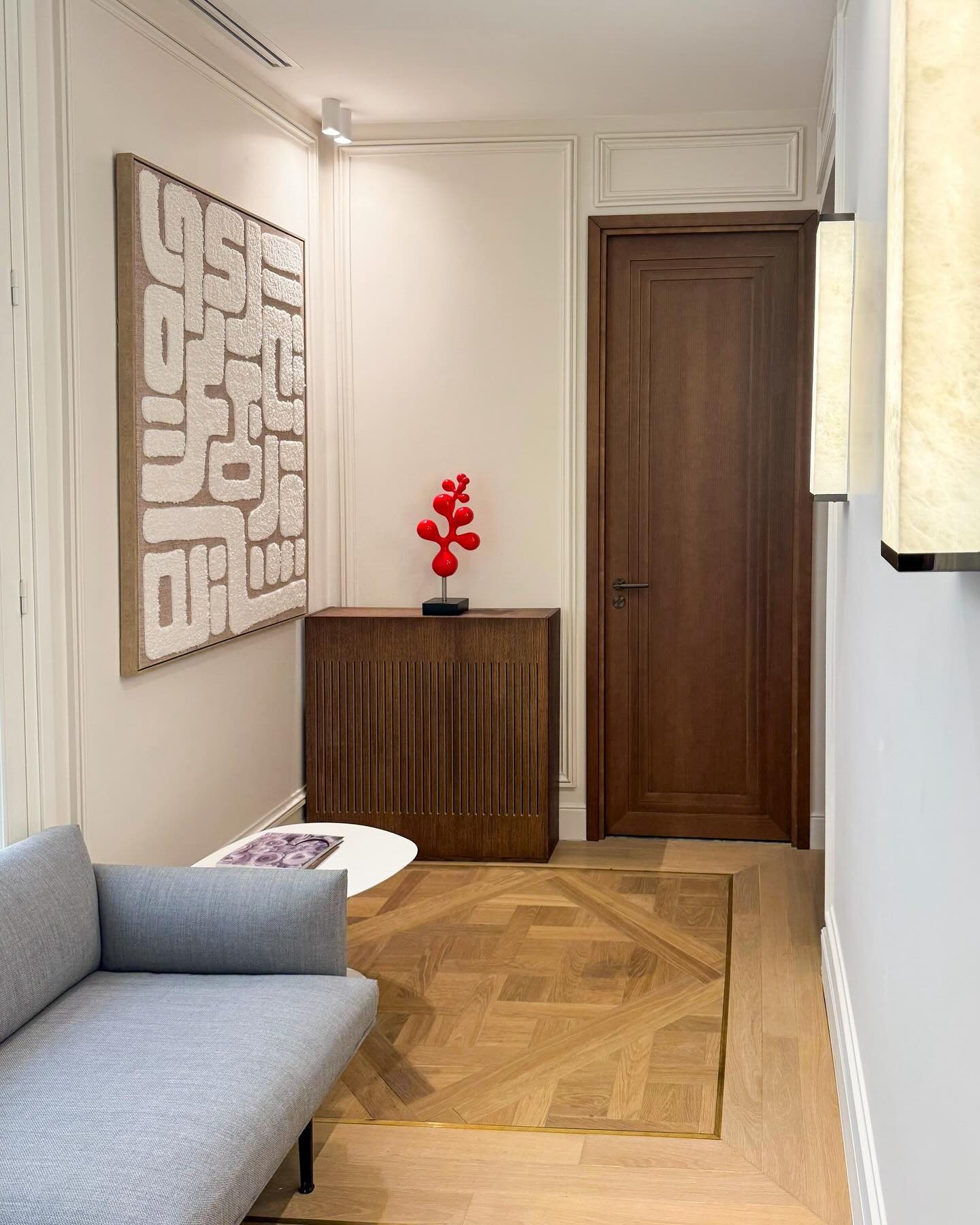 Projet St Honoré – un bureau élégant où le bois massif foncé apporte caractère et raffinement.
Chaque détail a été pensé pour allier confort et style ✨
#menuisierparis #menuiseriesurmesure #menuiserie #homeinspo #homedesign #homestyle