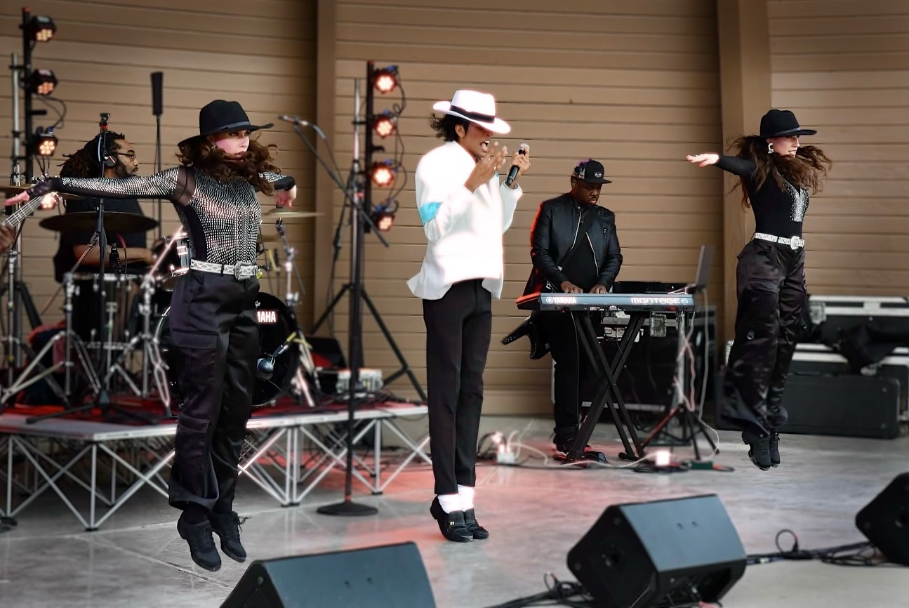 Touchdown in Chi-town! We’re so excited to perform tonight!⚡️
Had a blast in Michigan, Philly & Ohio last week!
Photos captured by the amazing William Dice at the Ohio show.