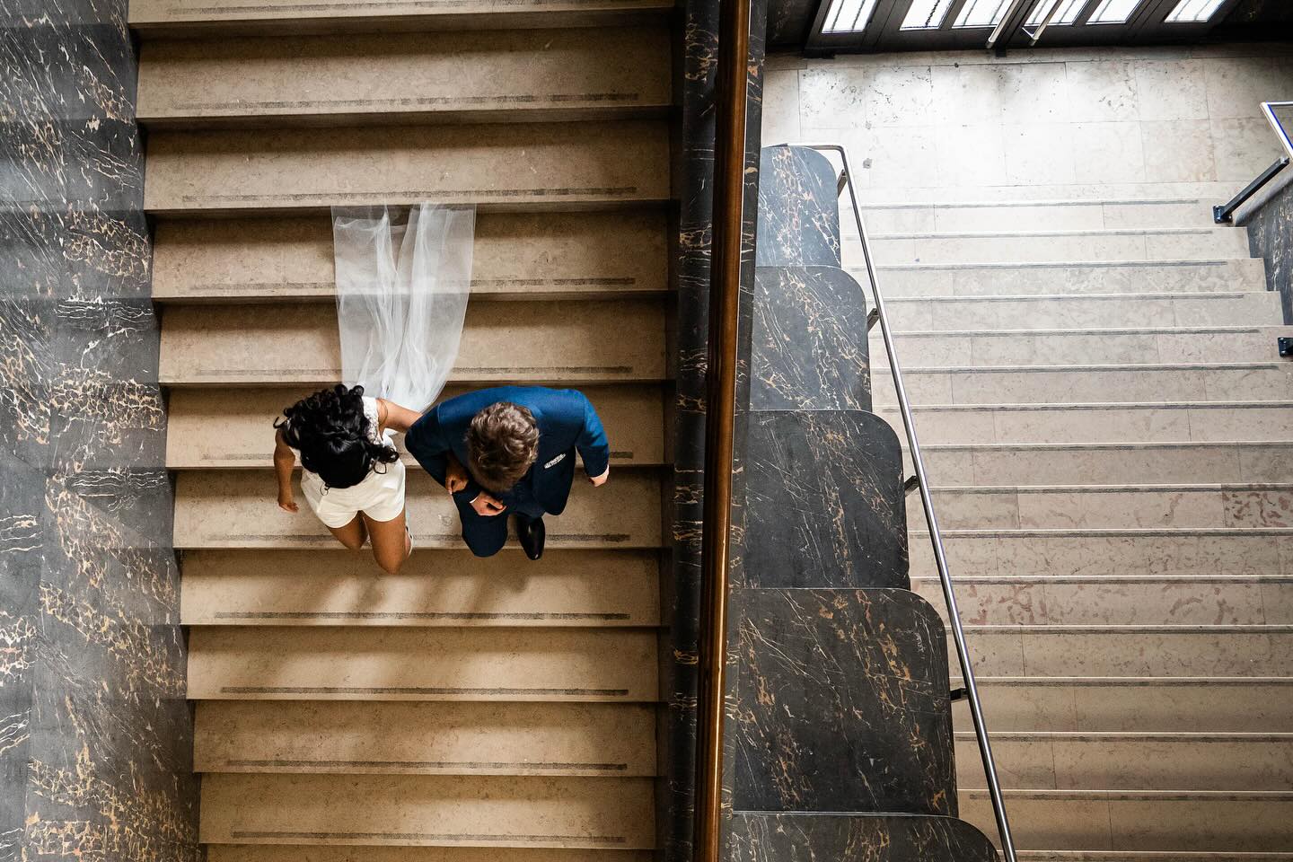 Sortie de la salle de cérémonie à la mairie de Villeurbanne 💍
#photographemariage #photographemariagelyon #photographelyon #mariagelyon #weddinglyon #couplelyon #shootinglyon #lovephotography #photodamour #momentdamour #engagementphotos #shootingcouple #lovestory #couplegoals #naturalweddingphotography #fineartwedding #bohowedding #mariageauvergnerhonealpes #photographeauvergnerhonealpes @sono.events