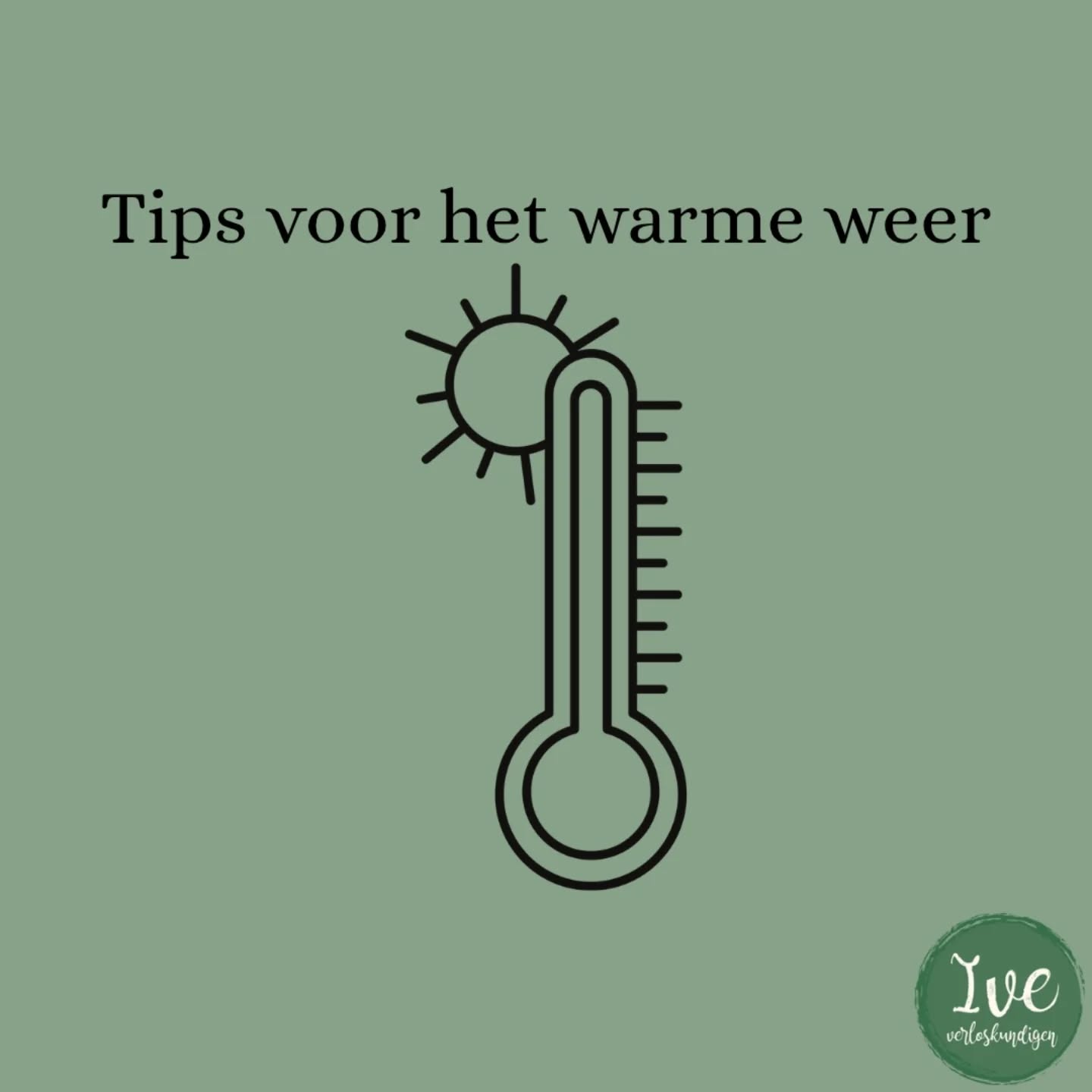 De temperatuur loopt op tot 30 graden🏖 dit weekend! Hierbij delen we een paar van onze tips om deze dagen door te komen.
✅️ Vul een rubber kruik met koud water en gooi er nog wat ijsblokjes bij. Leg hem lekker tegen je aan. Dit werkt heerlijk verkoelend (ook in bed).
✅️ Ga met je voeten in een lauw voetenbadje zitten.
✅️ Zoek de schaduw op en smeer je goed in. Je huid is een heel stuk gevoeliger tijdens de zwangerschap.
✅️ Drink minimaal 2 liter vocht. Je verliest namelijk sneller vocht door transpireren. Je bloedvaten gaan ook meer open staan, waardoor je bij een lage bloeddruk meer klachten kan krijgen, zoals duizeligheid. Door voldoende te drinken verklein je de kans op klachten. Je lichaam heeft ook minder de neiging om vocht te gaan vasthouden.
#verloskundige #verloskunde #verloskundigenpraktijk #hitteplan #verloskundigewaddinxveen #verloskundigezevenhuizen #verloskundigemoordrecht #zwangerschap #zwanger