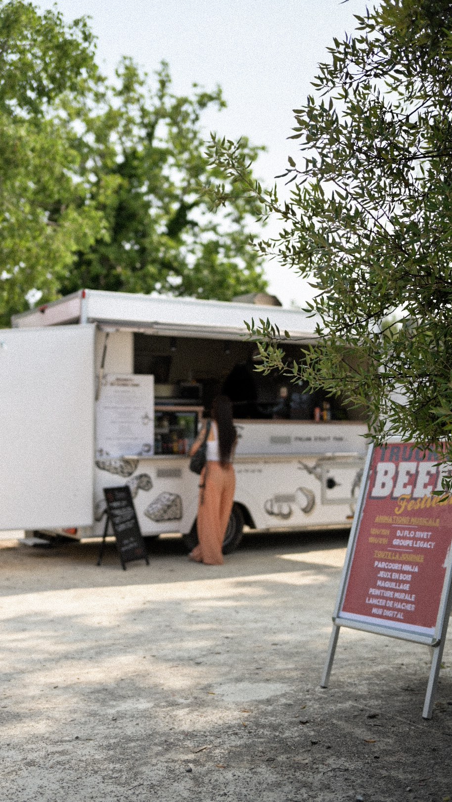 Retrouvez @nopineapplepizza_ au Festival Truck & Beer aux Écluses de Fonceranes à Béziers. Petite accalmie avant le rush de l’apéro / pizza!
Mais pour les motivés, il reste quelques dingueries #Clara Jung pour le goûter. Je dis ça je dis rien!