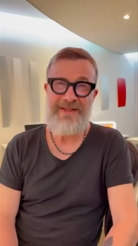 Ci vorrebbe ancora il mare 🌊
Un viaggio che un po’ abbiamo già fatto, che stiamo facendo e che faremo ancora. Perché incontrarci, ritrovarci e condividere è un viaggio meraviglioso!
Mi sento molto fortunato a poterlo fare insieme a voi, per scrivere insieme un’altra pagina, epica direi, dove VOI siete i protagonisti.
Vi aspetto tra un mese esatto per l’inizio del tour ❤️
Dove ci vedremo?
#MarcoMasini #CiVorrebbeAncoraIlMare @friendsandpartners @momyrecords @concerto.official @birindelliauto @rtl1025