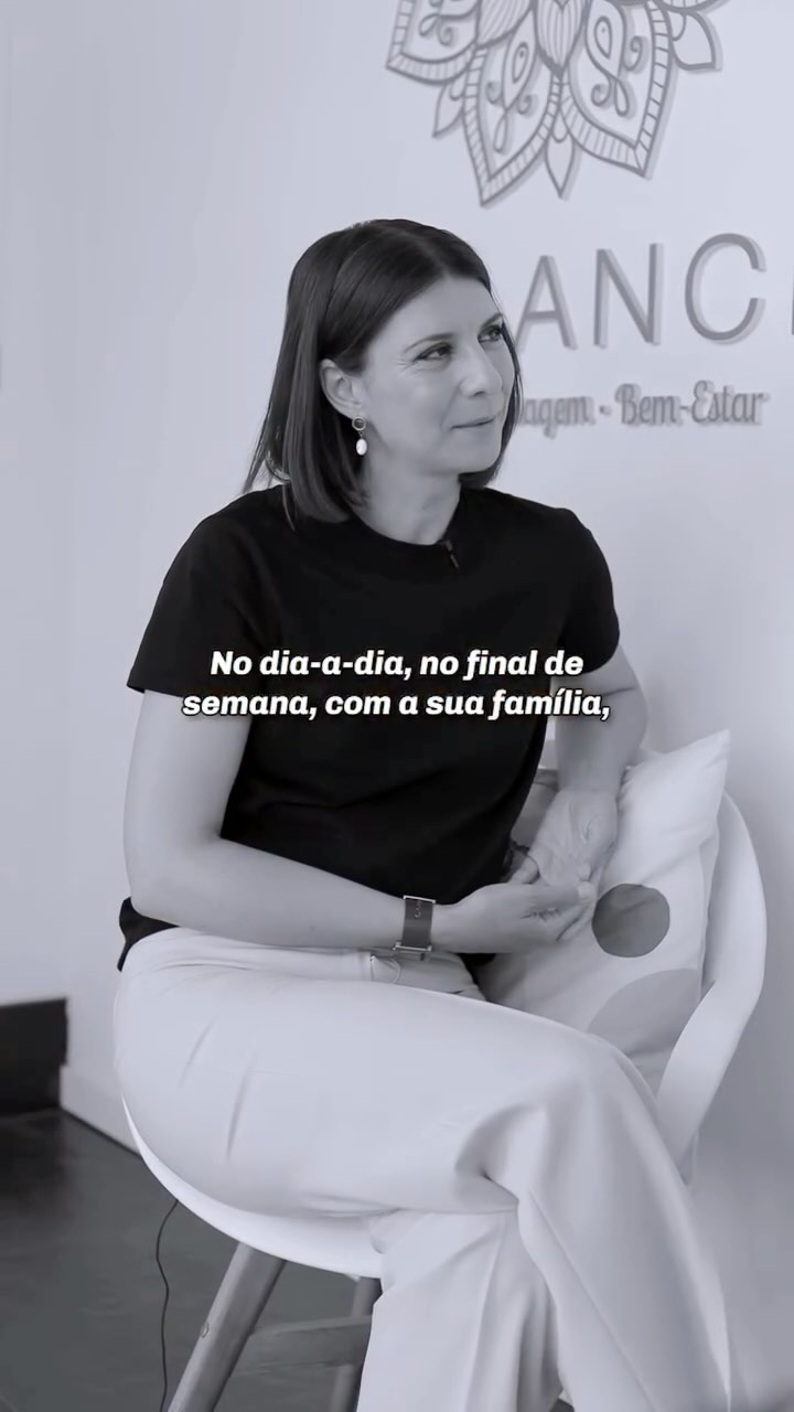 1. Criação de Identidade Visual;
2. Estratégia unida ao branding;
3. Impacto com Campanhas;
4. Produção Audiovisual e Direção de Arte;
Temos! 😱
Olha só esse case incrível da @veramotaterapeuta
O que você está esperando para se tornar uma referência em brand persona? 💜
.
1. Visual Identity Creation;
2. Strategy aligned with branding;
3. Impact through Campaigns;
4. Audiovisual Production and Art Direction;
We’ve got it all! 😱
Check out this amazing case from @veramotaterapeuta
What are you waiting for to become a reference in persona brand? 💜