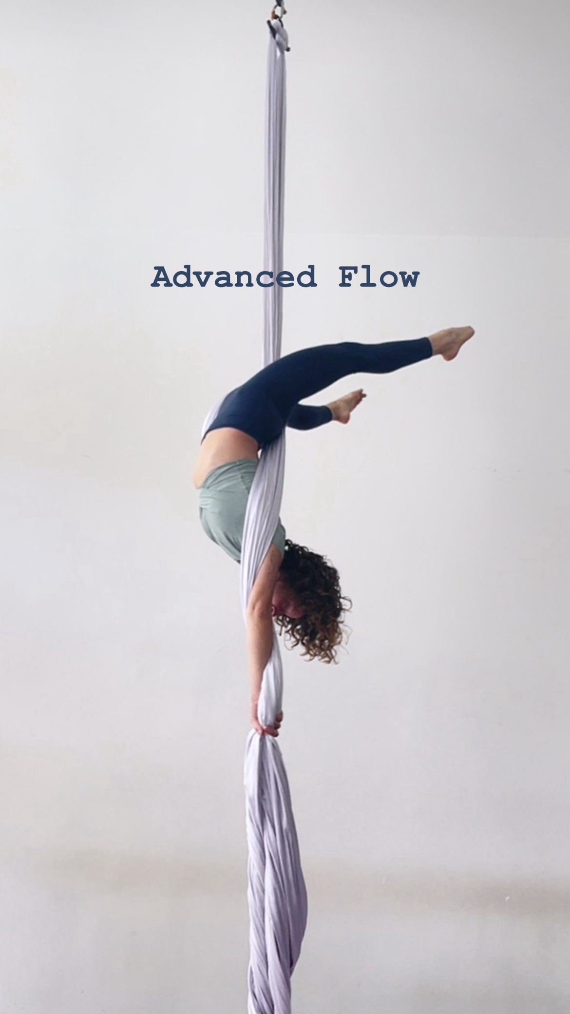 The beauty of (aerial) arts — or any art, really — is that even when we draw inspiration from others, everyBODY tells a different story. ❤️
Saw @kp_aerialist do this beautiful sequence and couldn’t resist giving it a go. It’s been a while since something new had me hooked! Light, flowy, fabricbrain-y and so much FUN. Thanks for the inspo 🥰🌞
📍@aerialsilkvienna
#aerialistsofinstagram #aerialsilks #aerialarts #everybodyisdifferent #aerialinspo #movementasart