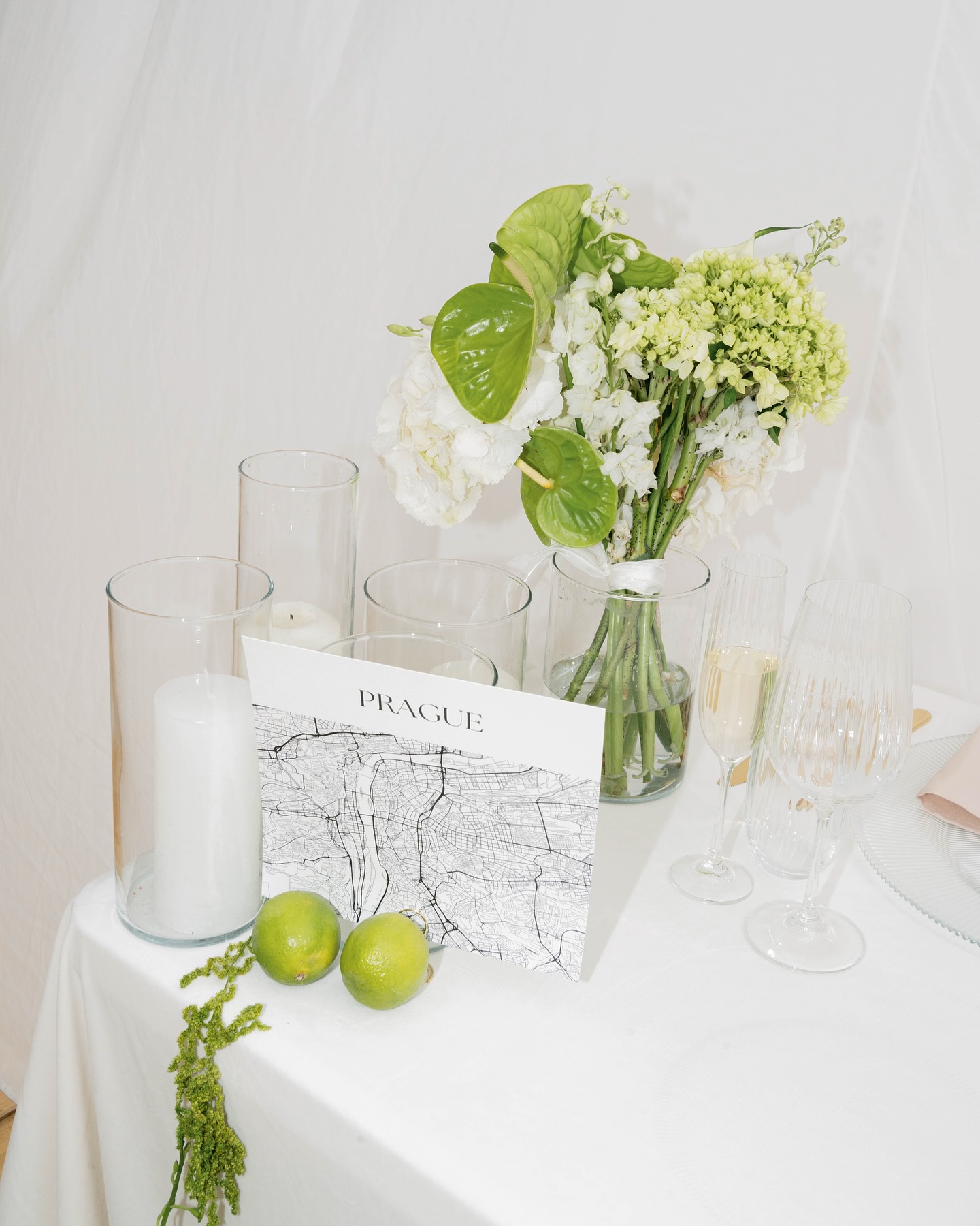 První vlaštovky od @thesantosweddings z naší první svatby sezóny 🤍✨