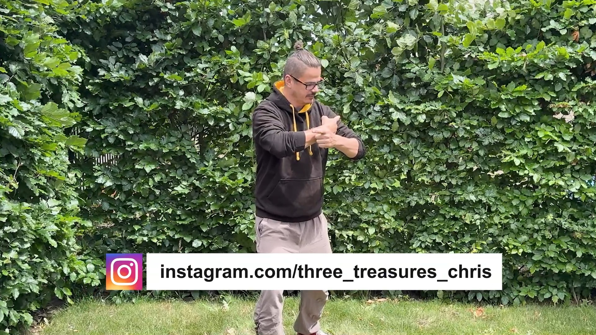 Let us help tell the next chapter of your story.
Design & Creative Services for local business.
www.narrativecreativestudios.com
with thanks to @dfeav77 @three_treasures_chris and @bhcreativehobbies for allowing us to showcase their content.
#localcreative #fantasyart #AI #creatives #localdesigner