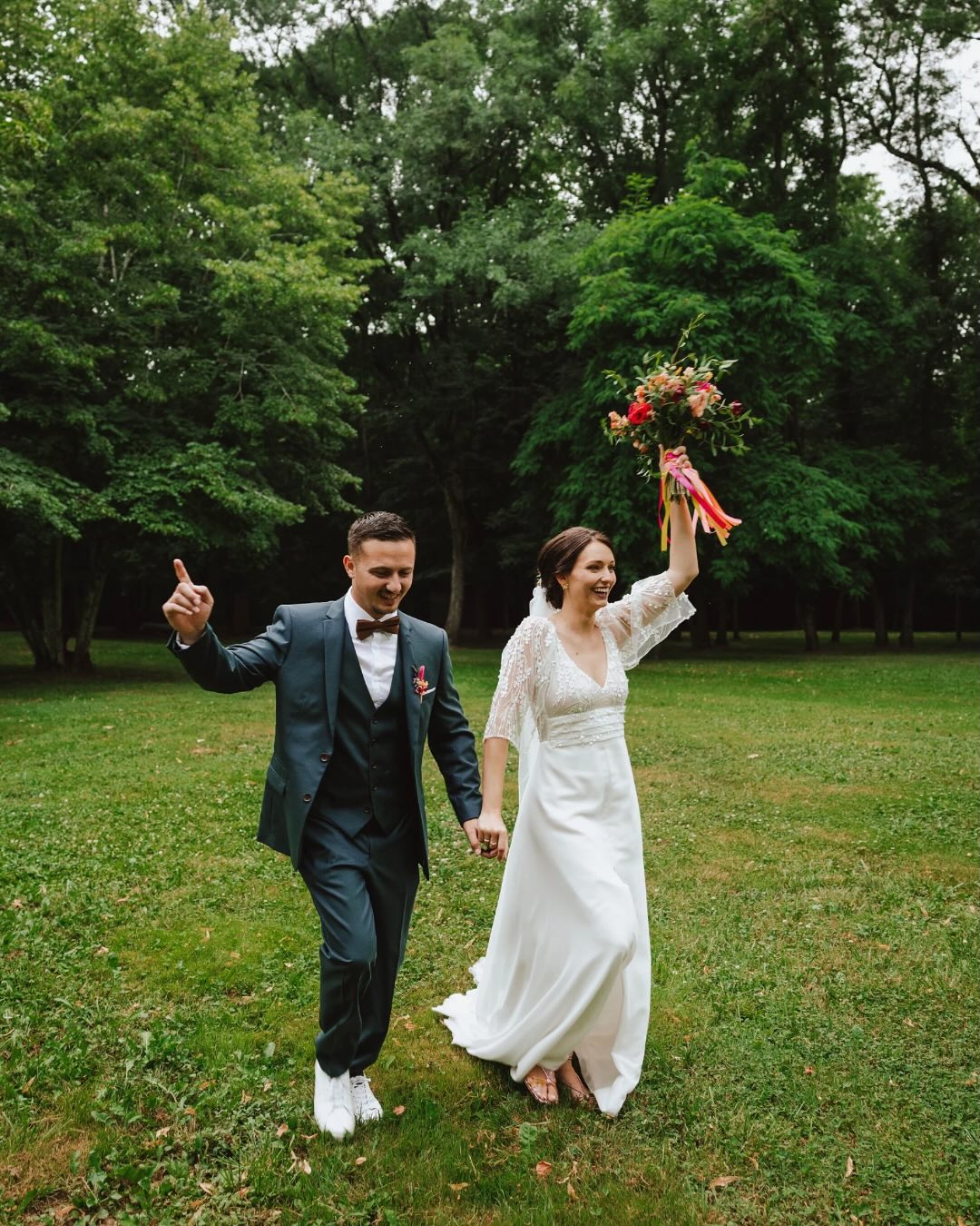 Quelques images du mariage de Tessa et Arnaud de ce week-end, un doux mélange d’élégance et de festivité. ✨
Un grand merci pour votre confiance 🤍
Les réservations 2026 sont bien lancées 🔥
Envie qu’on parle de votre grand jour ? C’est le moment de me contacter 🌸
#leslysouletphotographe
#photographelifestyle
#photographemariagetoulouse
#photographemontauban
#photographemariagemontauban
#preparatifs
#futursmaries2026
#mariagemontauban