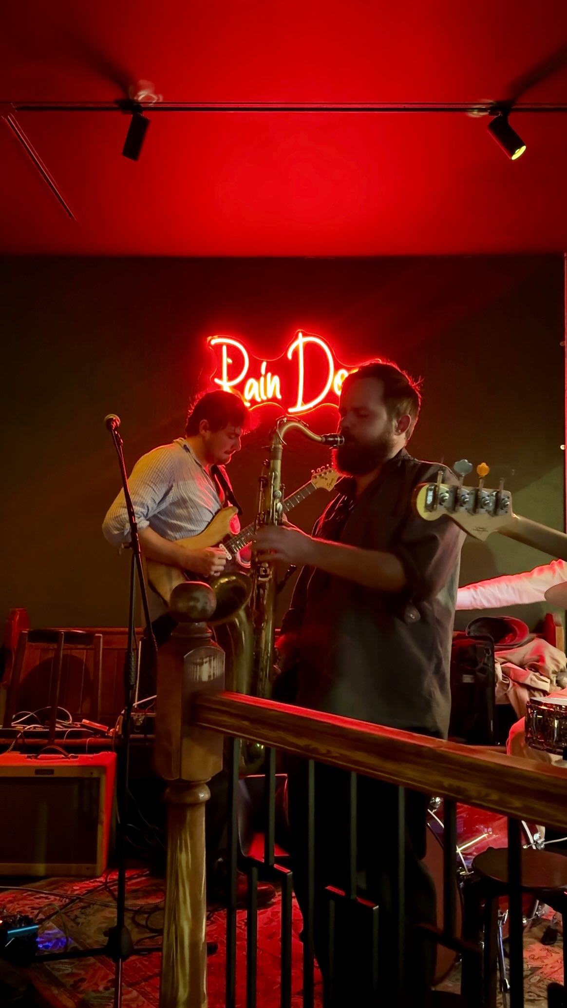 Jazz, pints and the volume justttt right.
Smokin’ Eskimo are live tonight from 8pm.
Back again in a fortnight with Aly Berry on jazz duties. 🎷