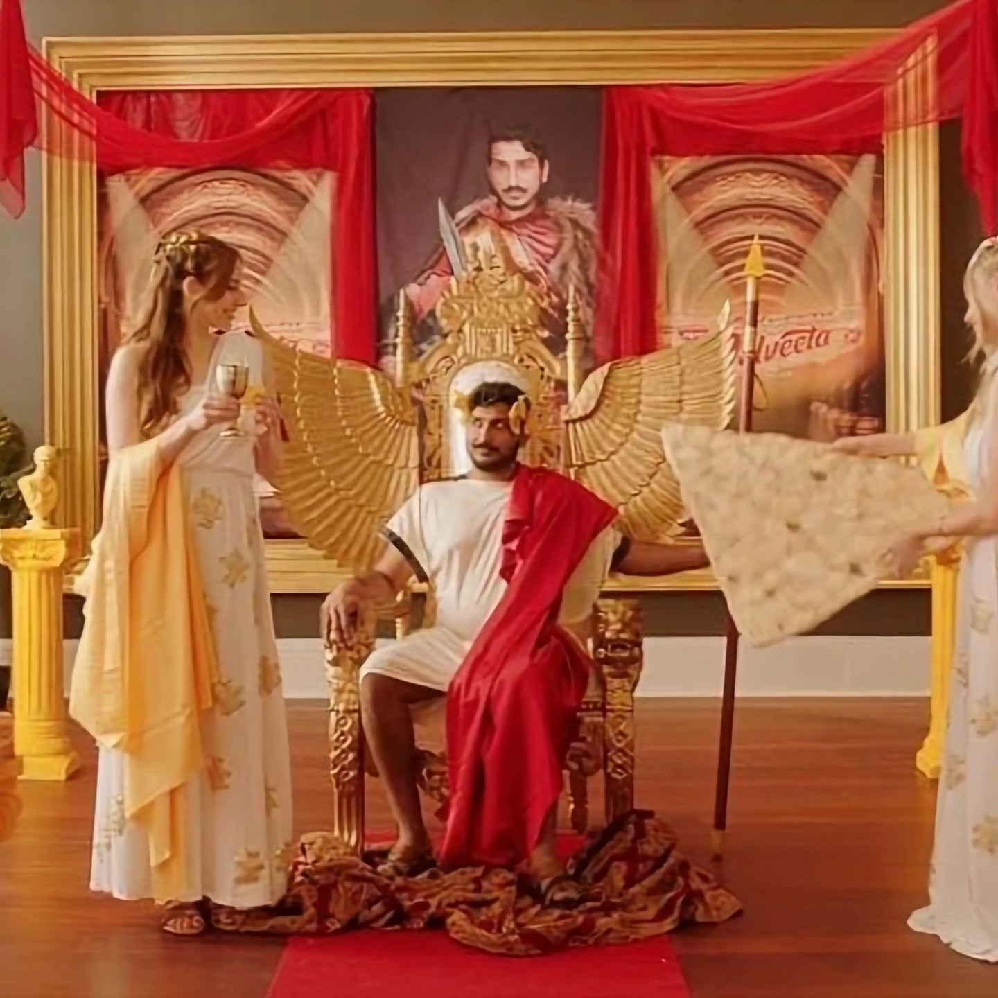 Tortilla Chip Fan Prop for
SCAD x Velveeta: Eat the Richness
#scad #velveeta #velveetacommercial #props