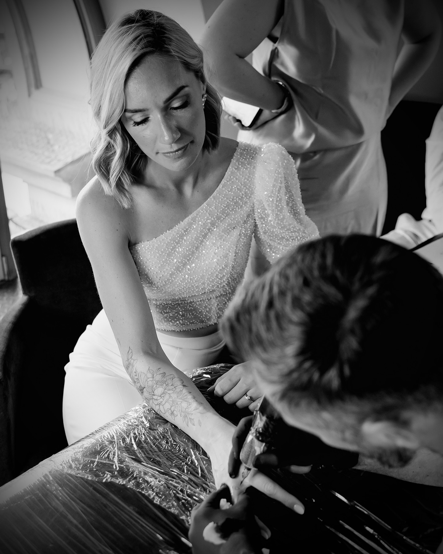 🖤
Some people exchange rings, others add a little ink.
We’re so grateful we got to be part of your love story in such a unique way.
All the best for your forever together.
📸 @monaliza.photography
#tattoo
#tattookarlsruhe
#tattoowedding
#tattoolove